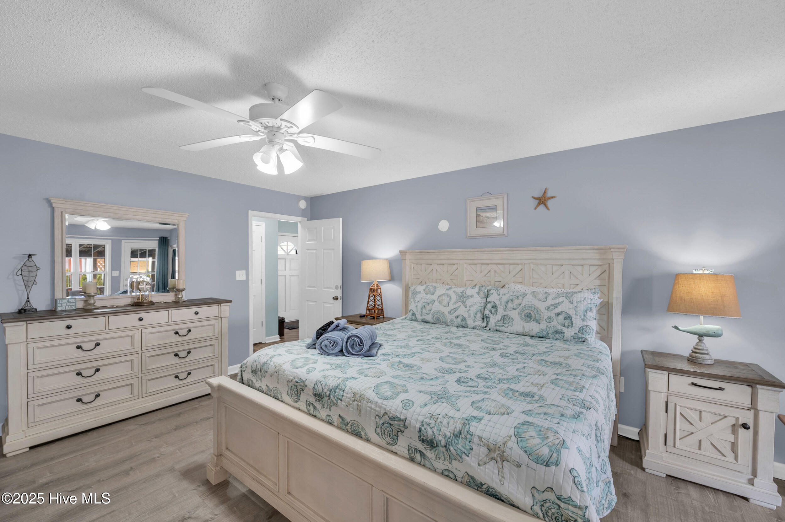 100543917 | Photo 26