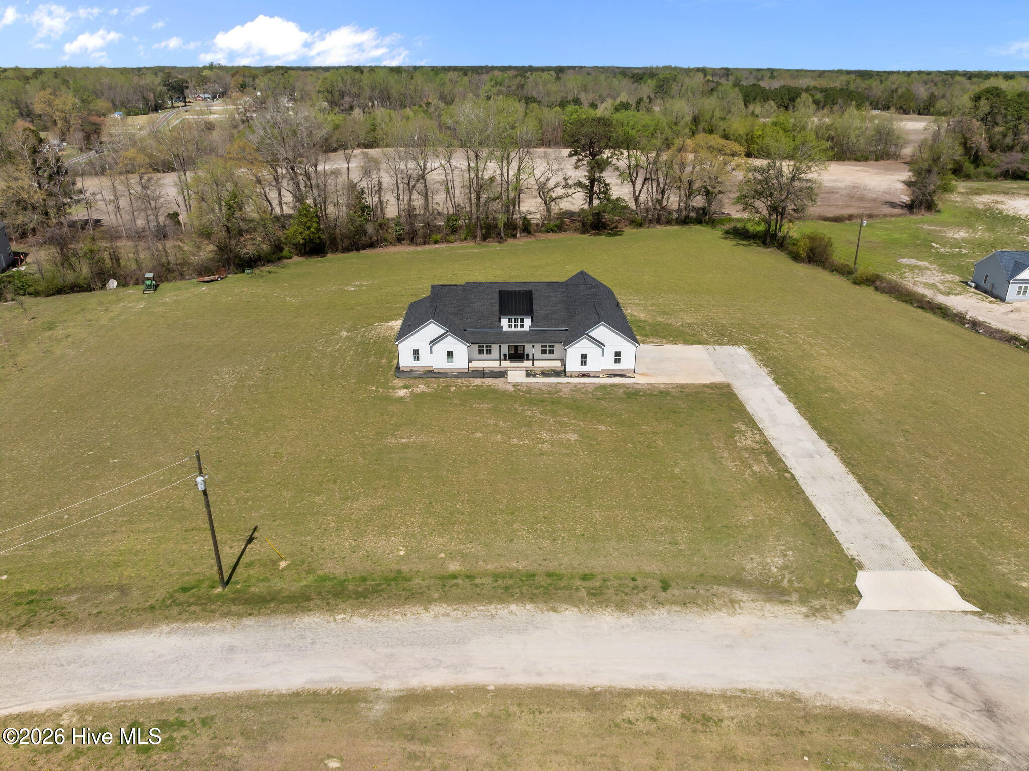 100564402 | Photo 45