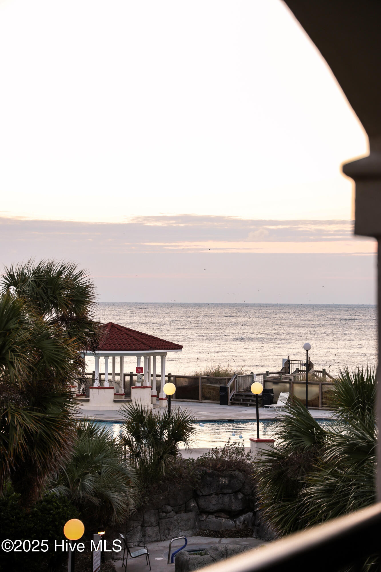 100530467 | Photo 36