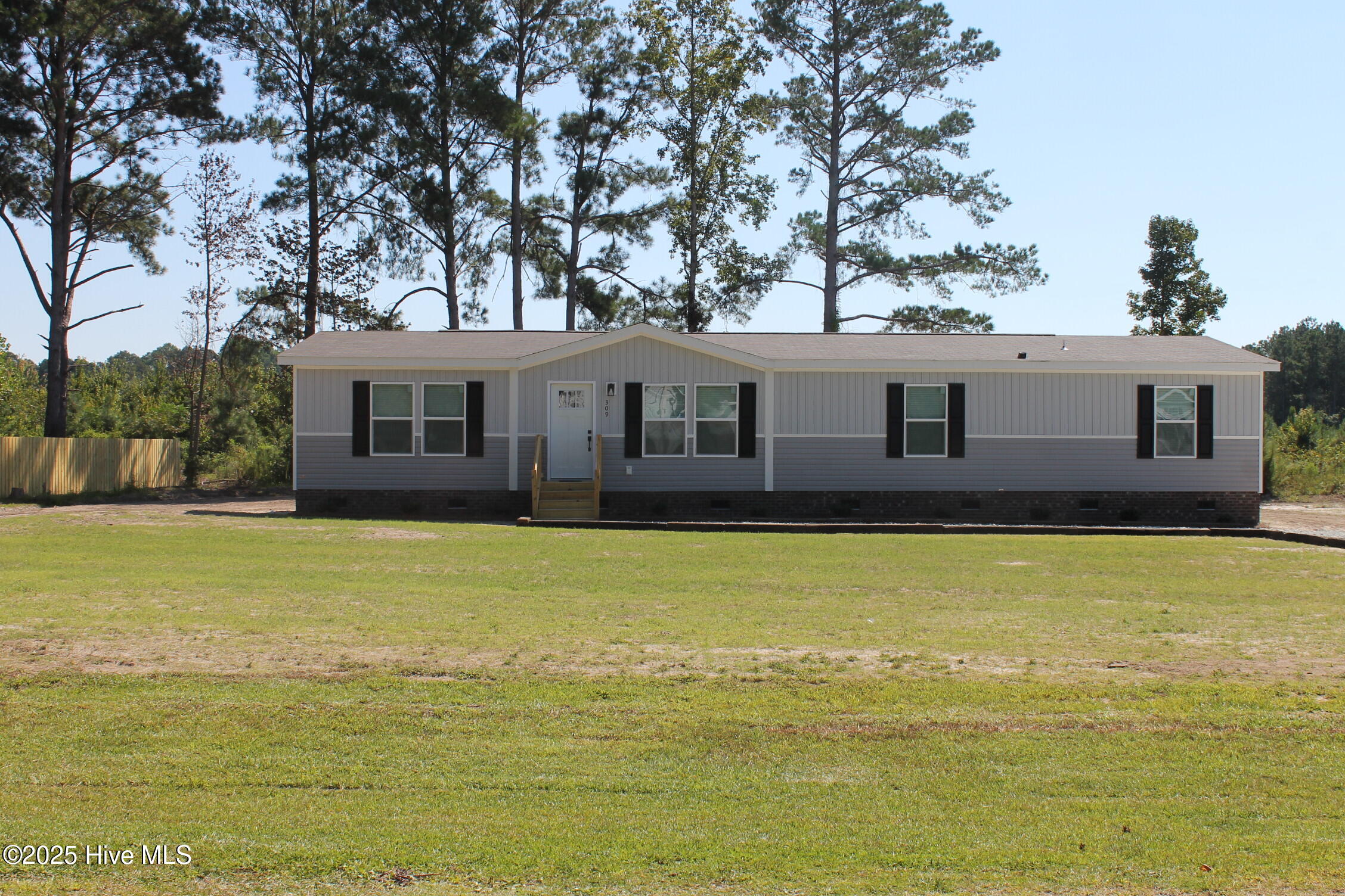 Homes for sale in Clarkton, NC | 309 Pridgen Acres Dr, Clarkton, NC 28433 | MLS# 100528403