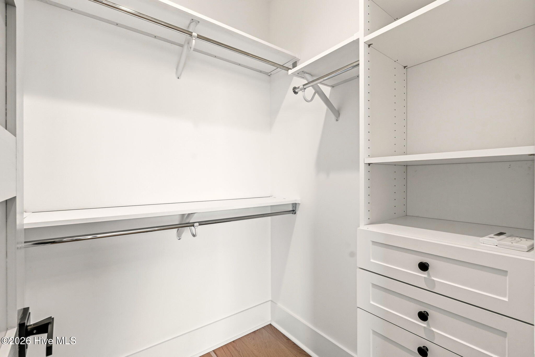 100557252 | Photo 41