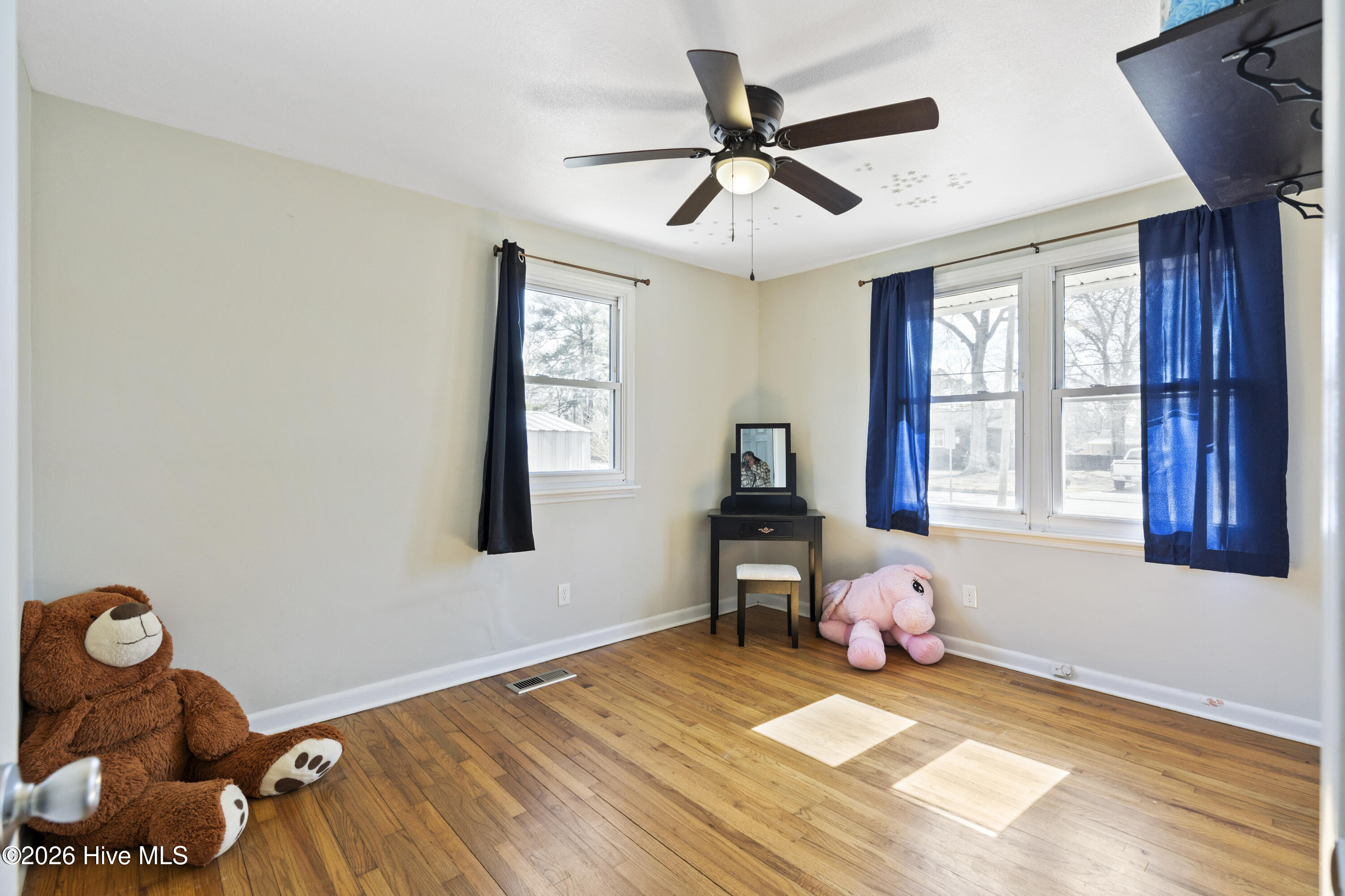 100555407 | Photo 17