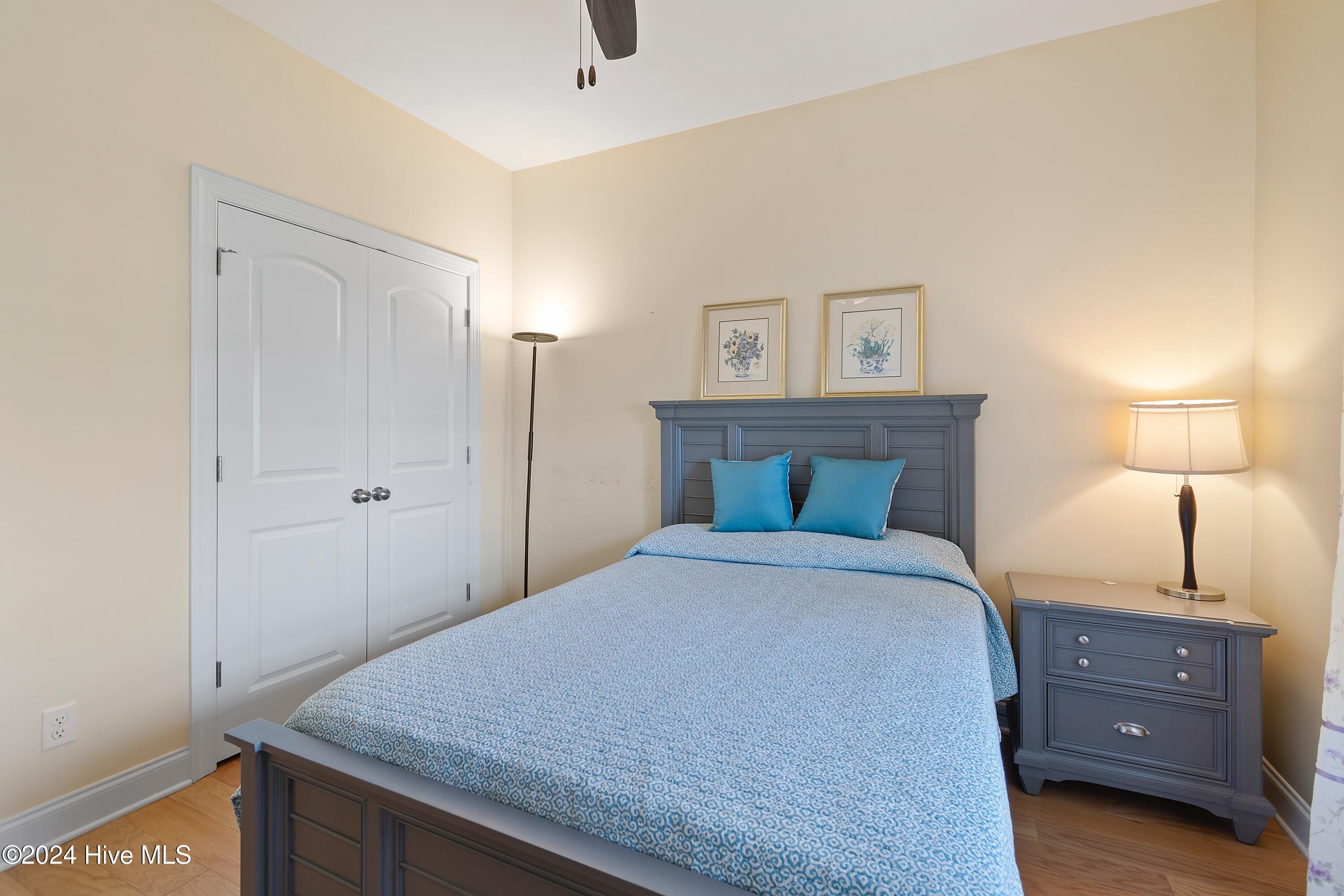 100558312 | Photo 28