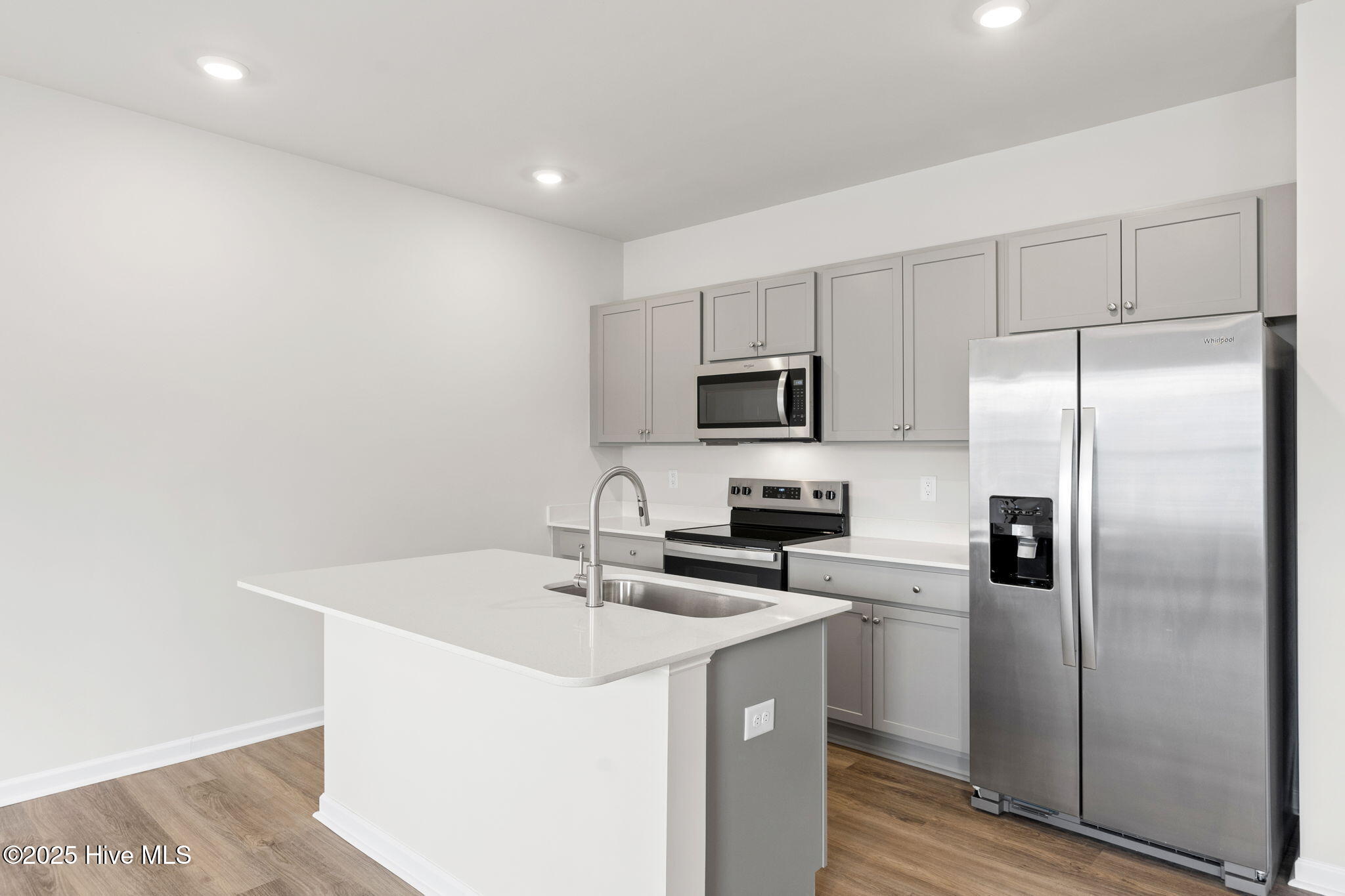 100546764 | Photo 12