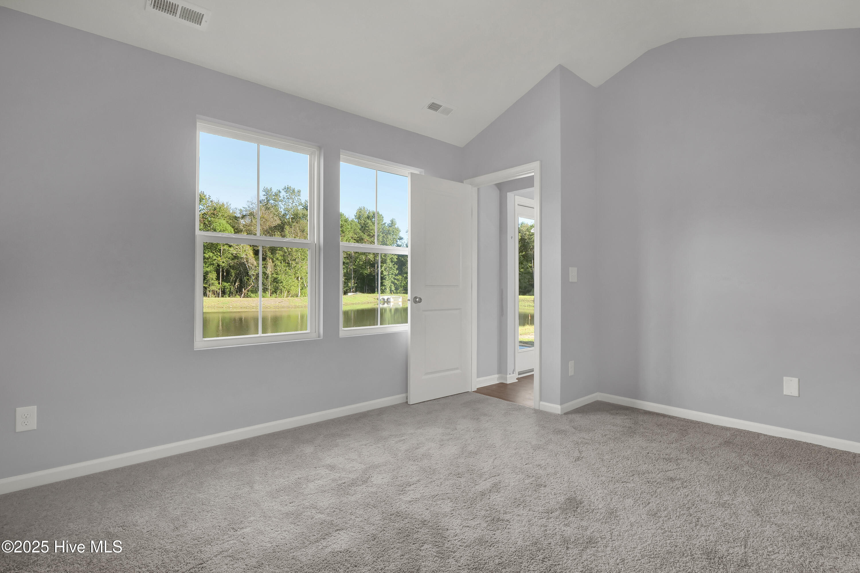 100524850 | Photo 30