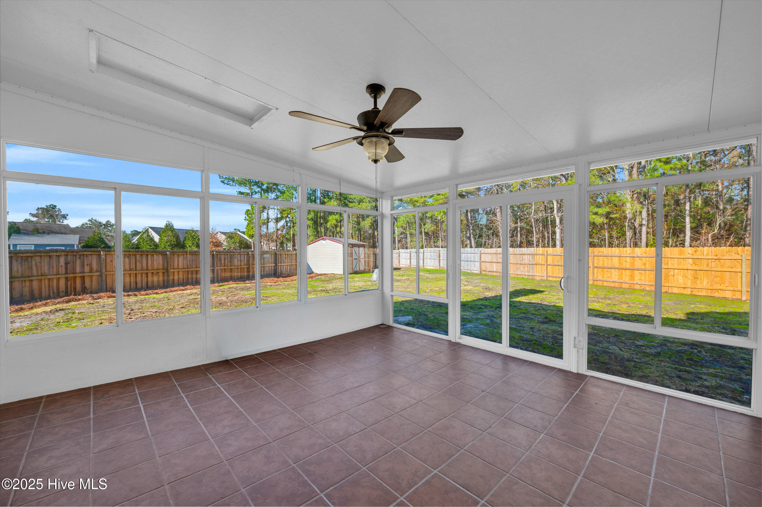 100540827 | Photo 39