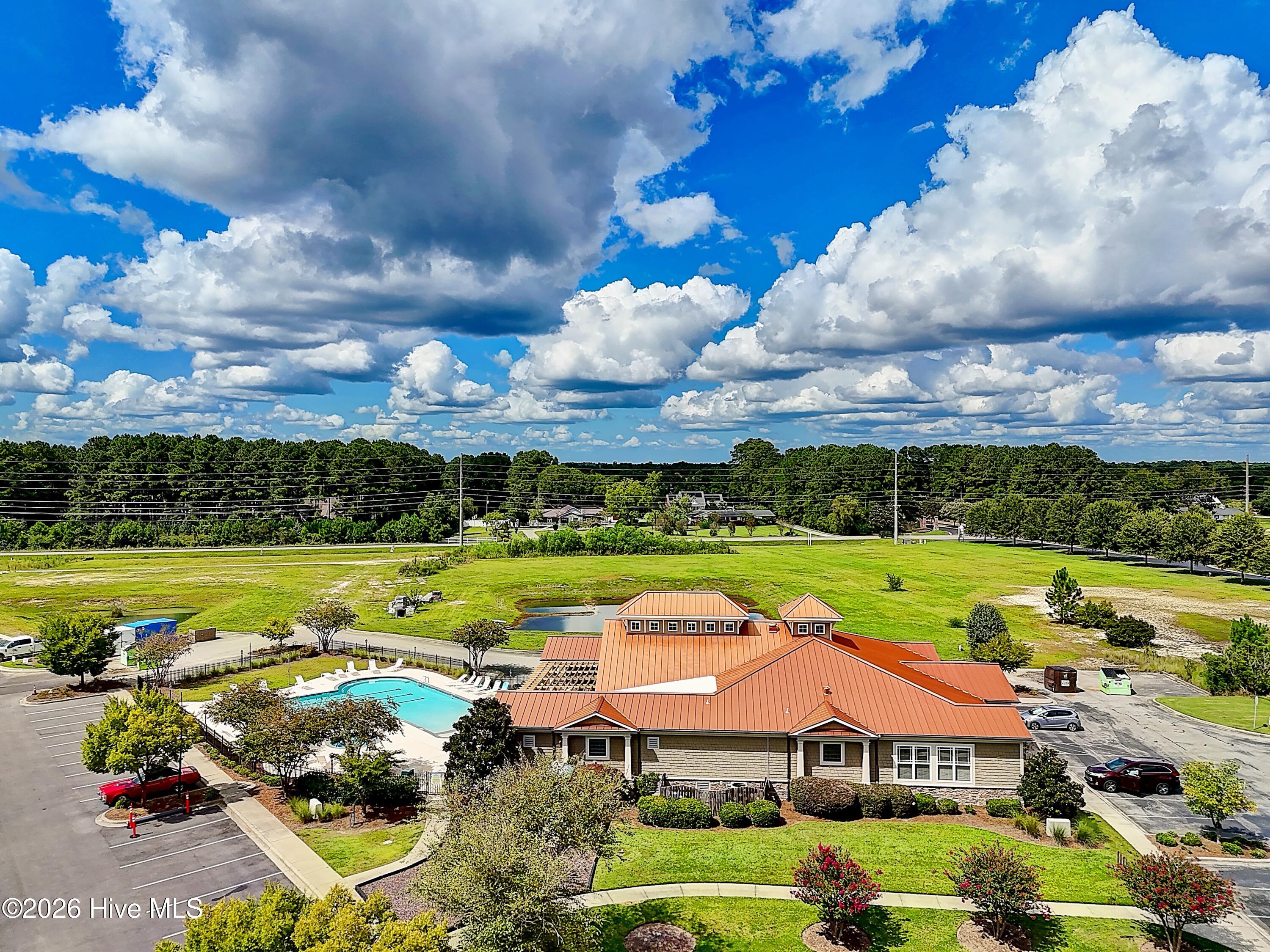 100569684 | Photo 39