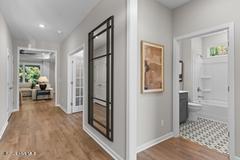 100569635 | Photo 18