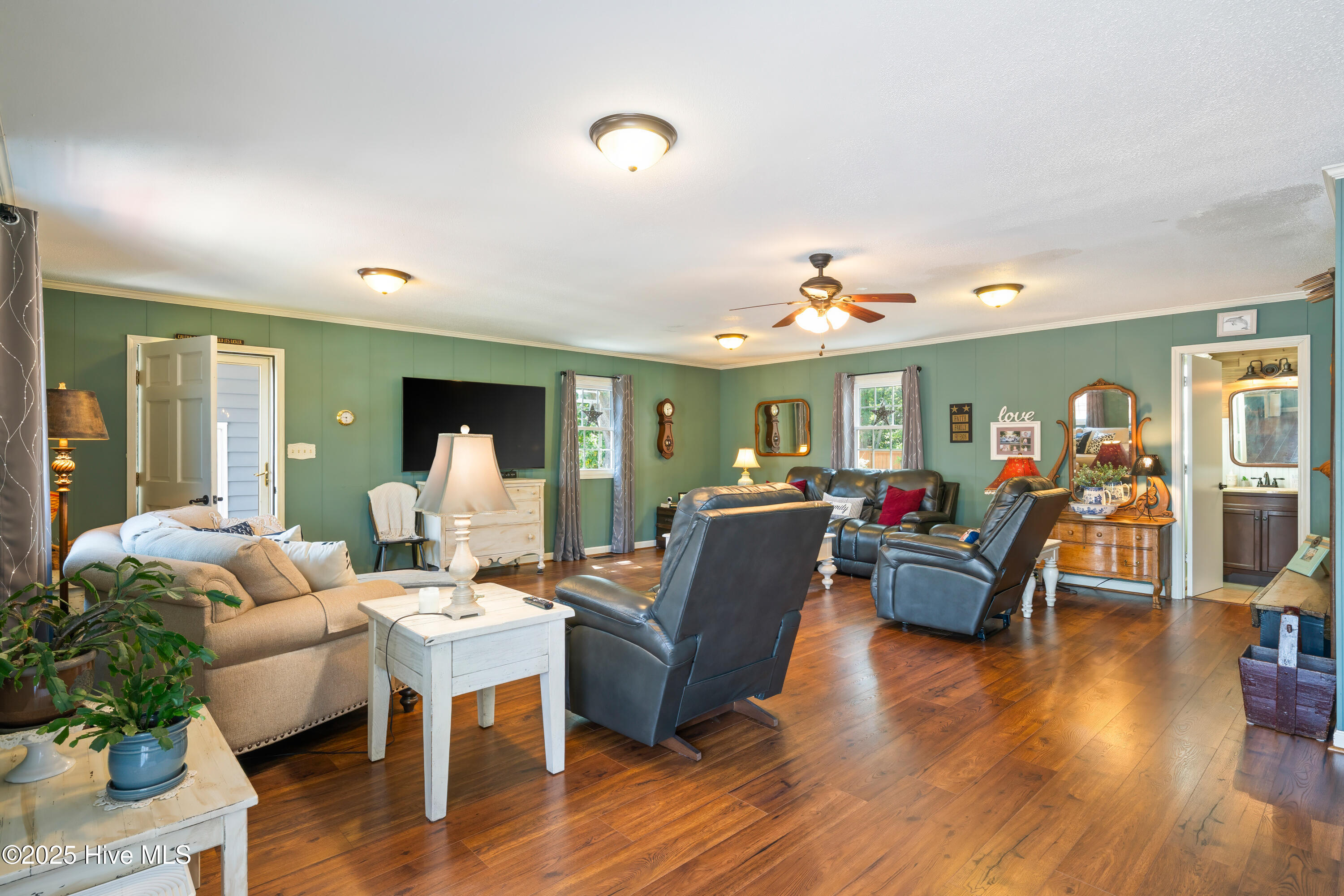 100531366 | Photo 60