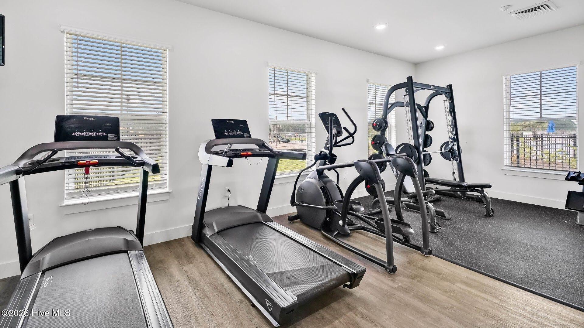 100552647 | Photo 40