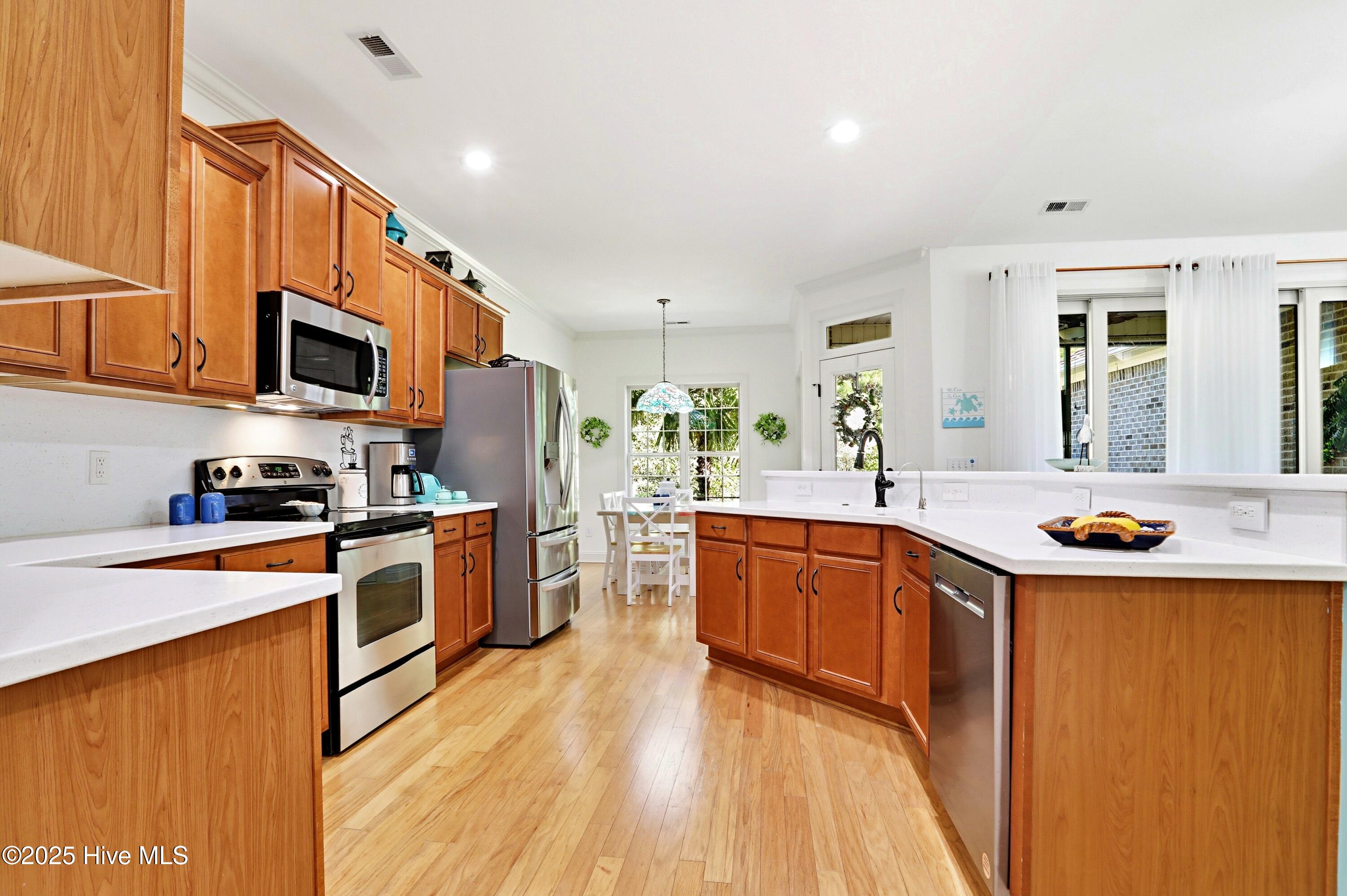 100539112 | Photo 10