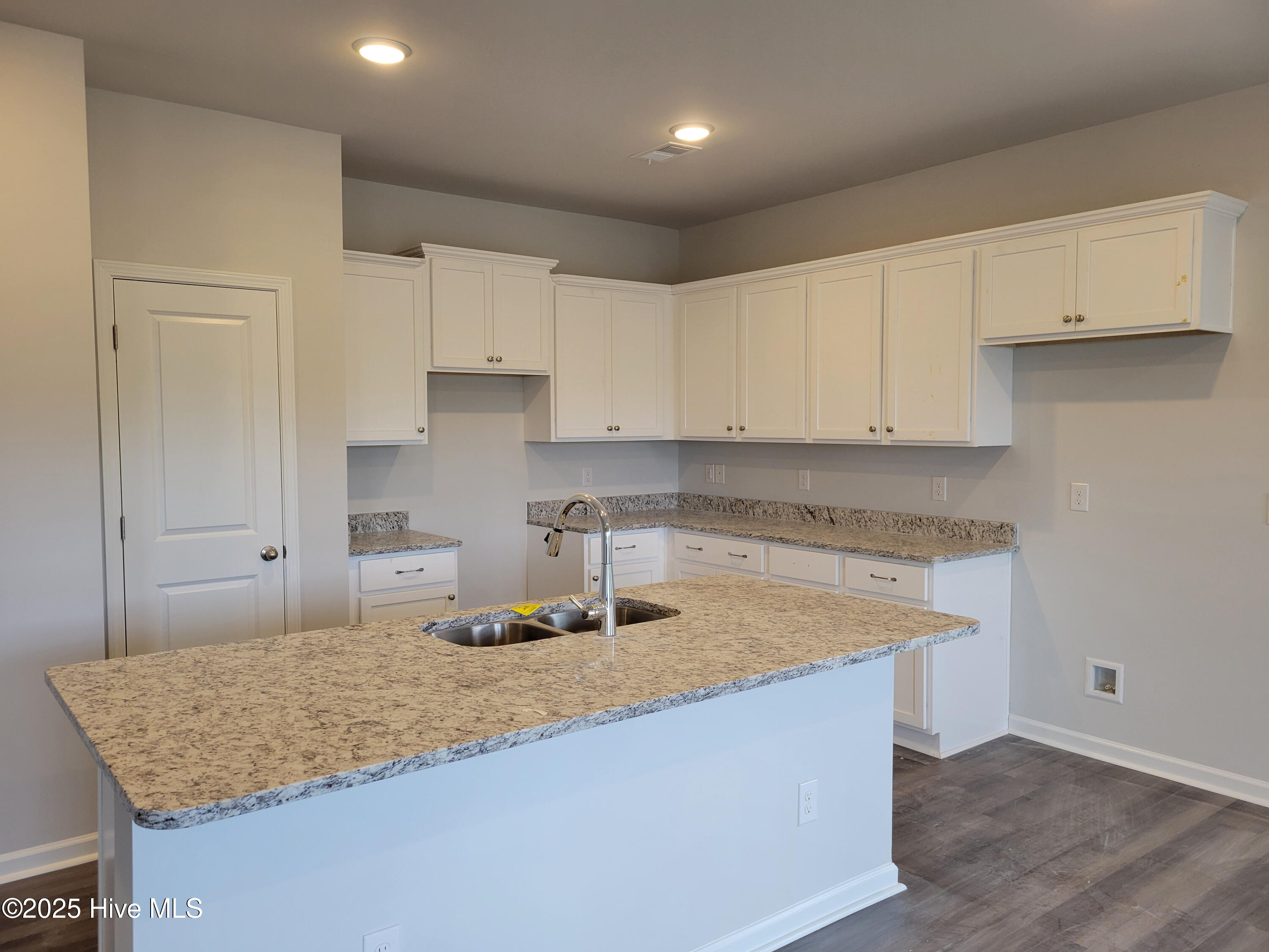 100537529 | Photo 17