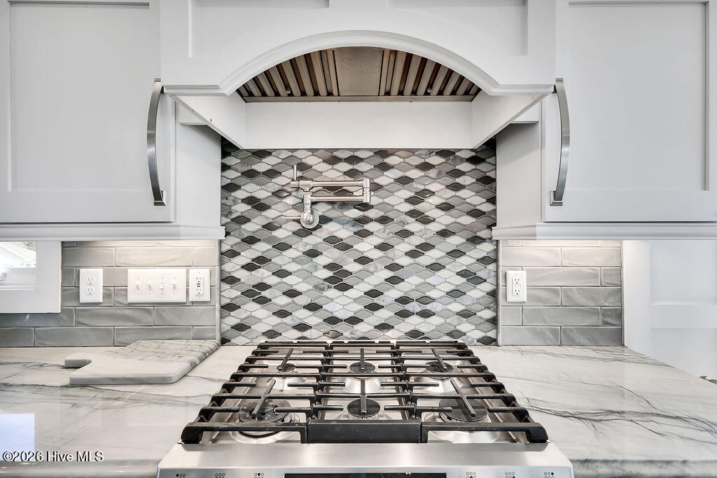 100564206 | Photo 42