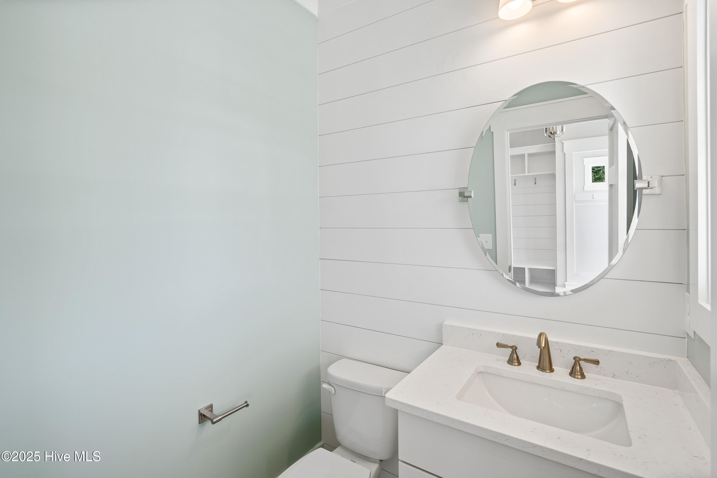 100537376 | Photo 33