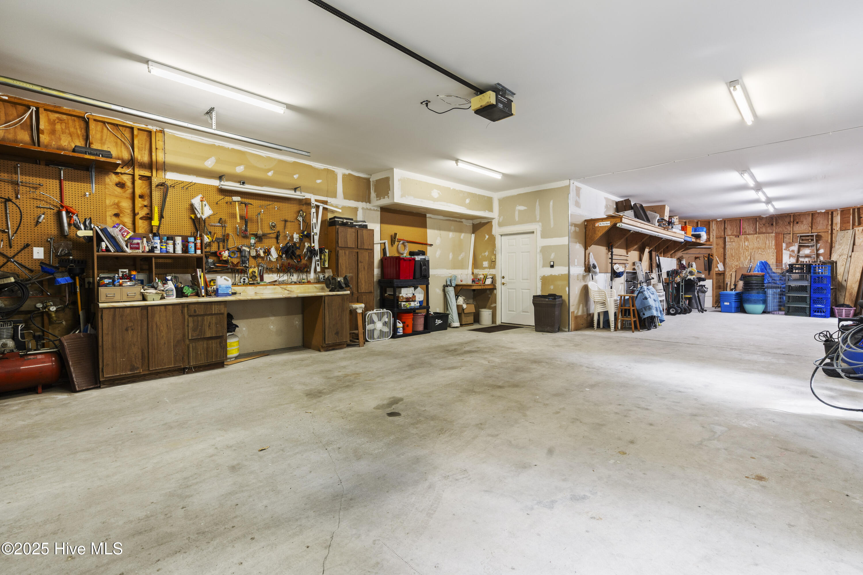 100511764 | Photo 15