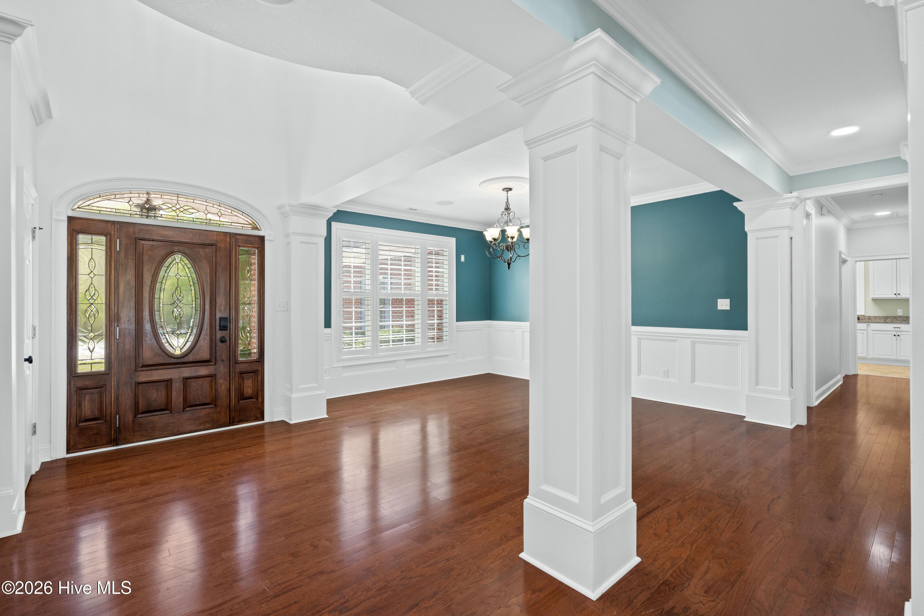 100565289 | Photo 10