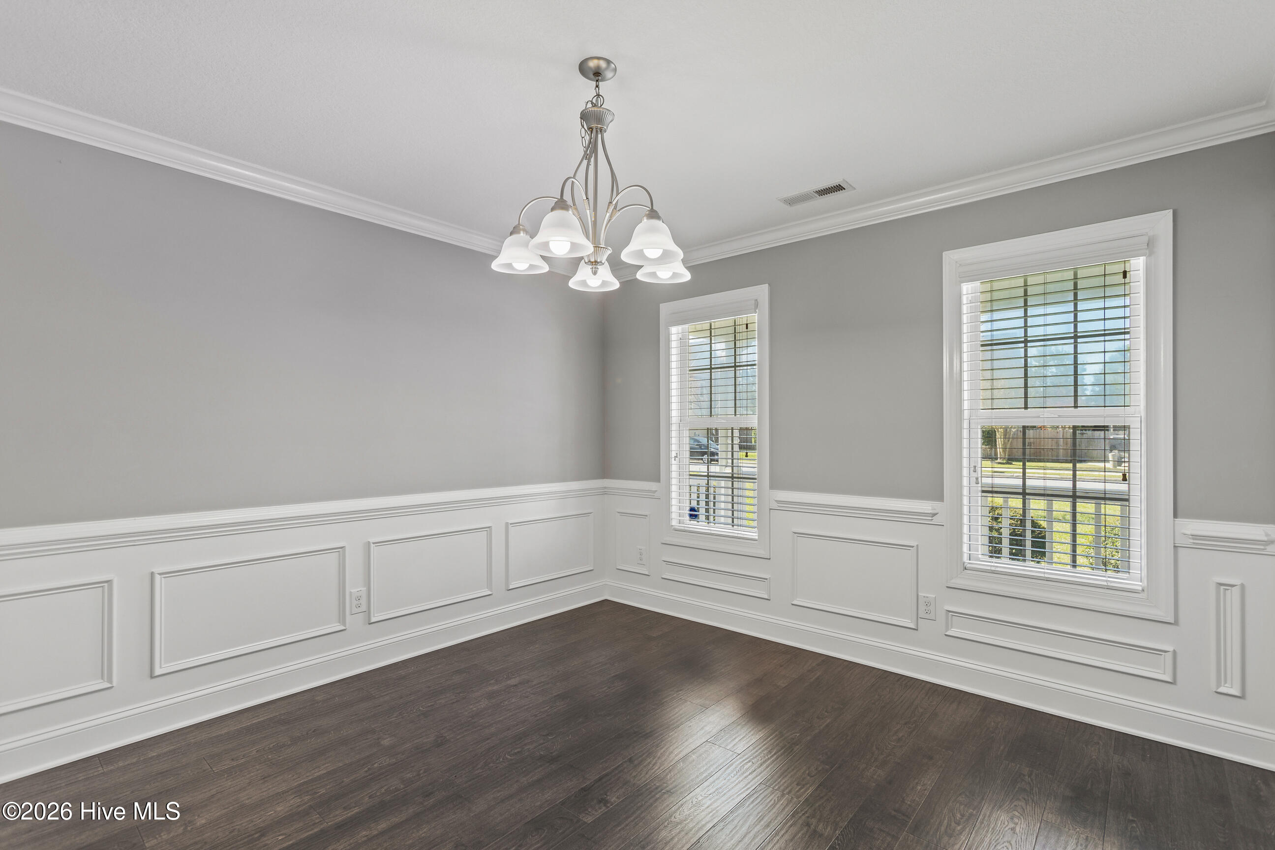 100561701 | Photo 19