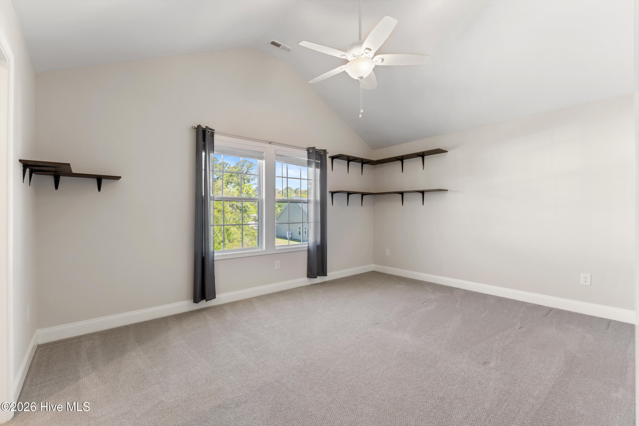 100535849 | Photo 28