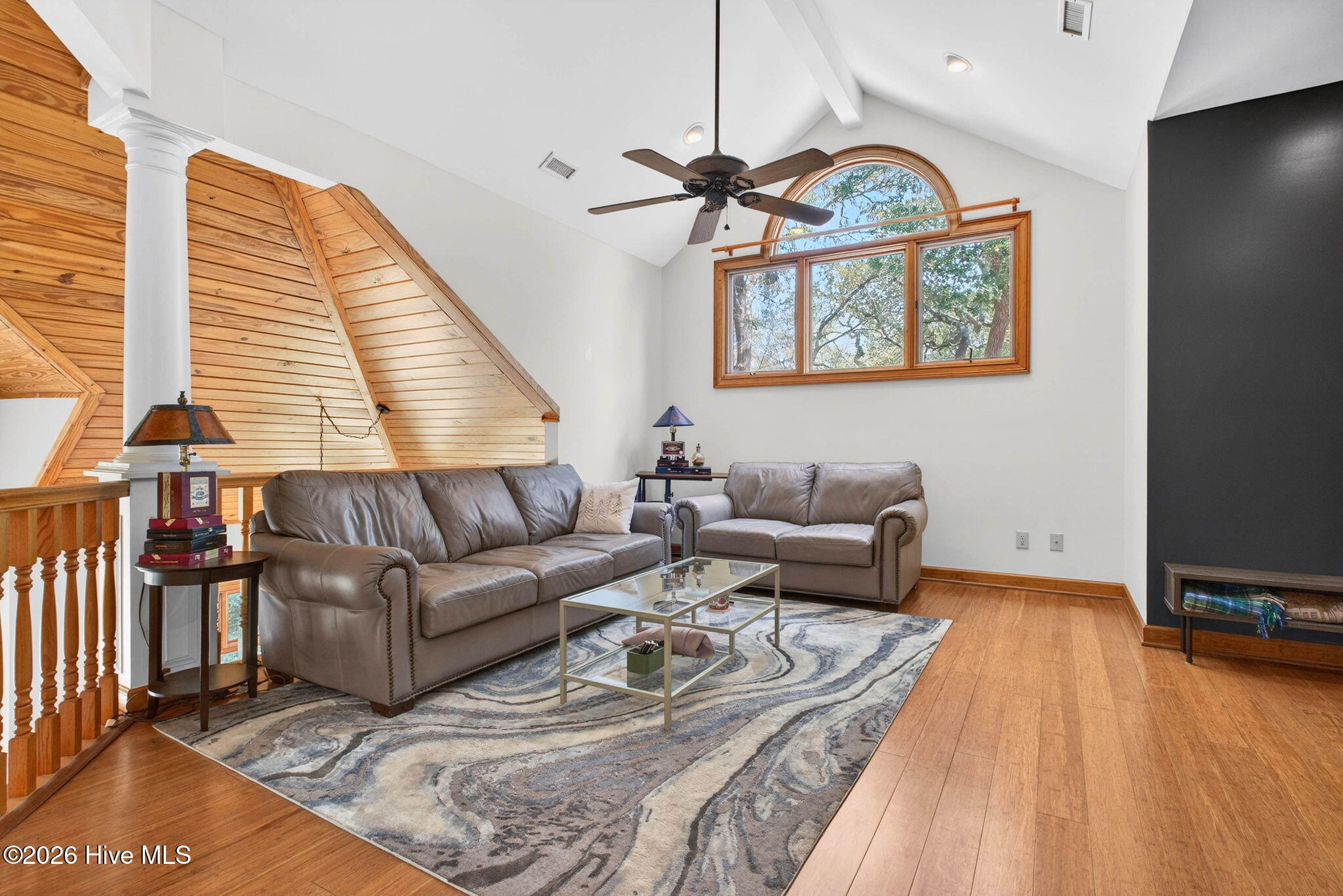 100564885 | Photo 53