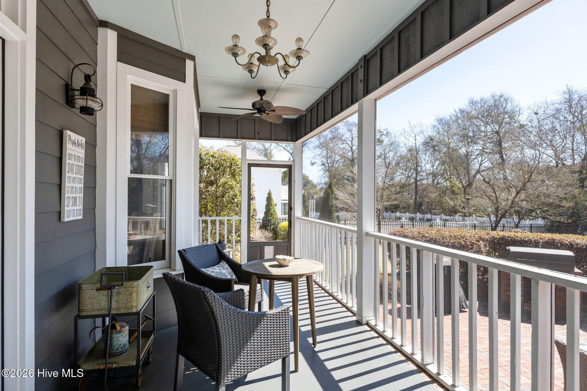 100564059 | Photo 36