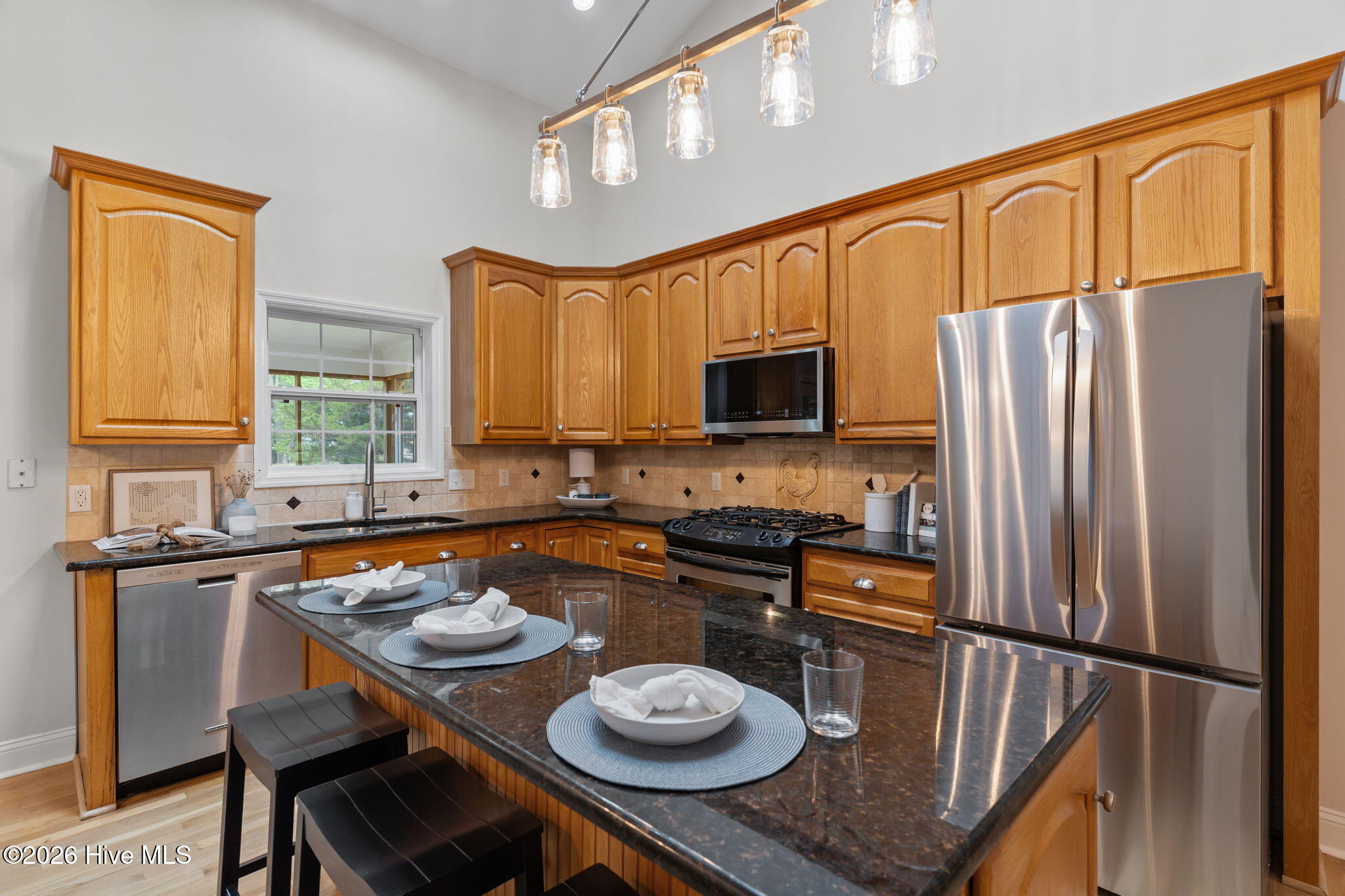 100567890 | Photo 25