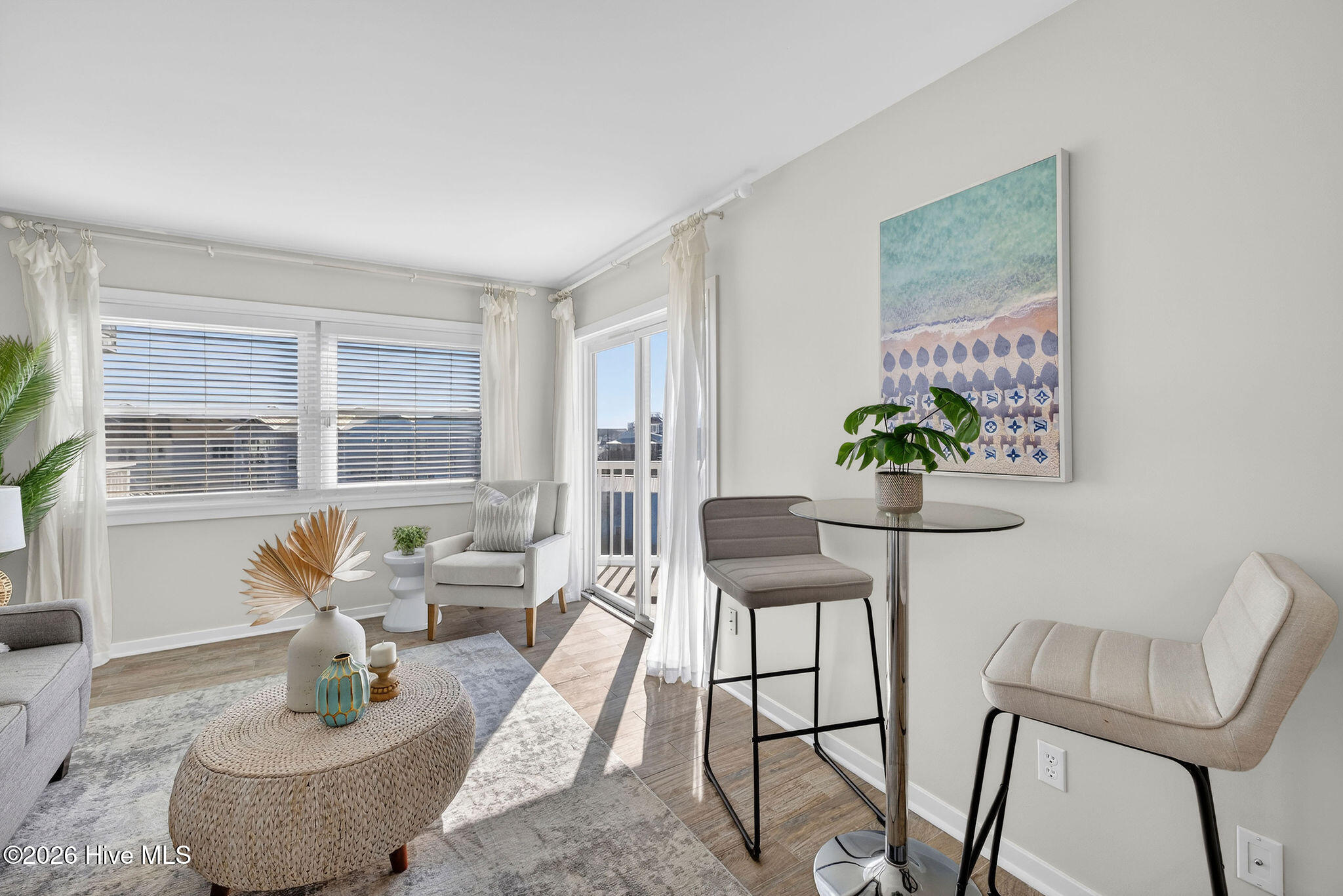 100554863 | Photo 11