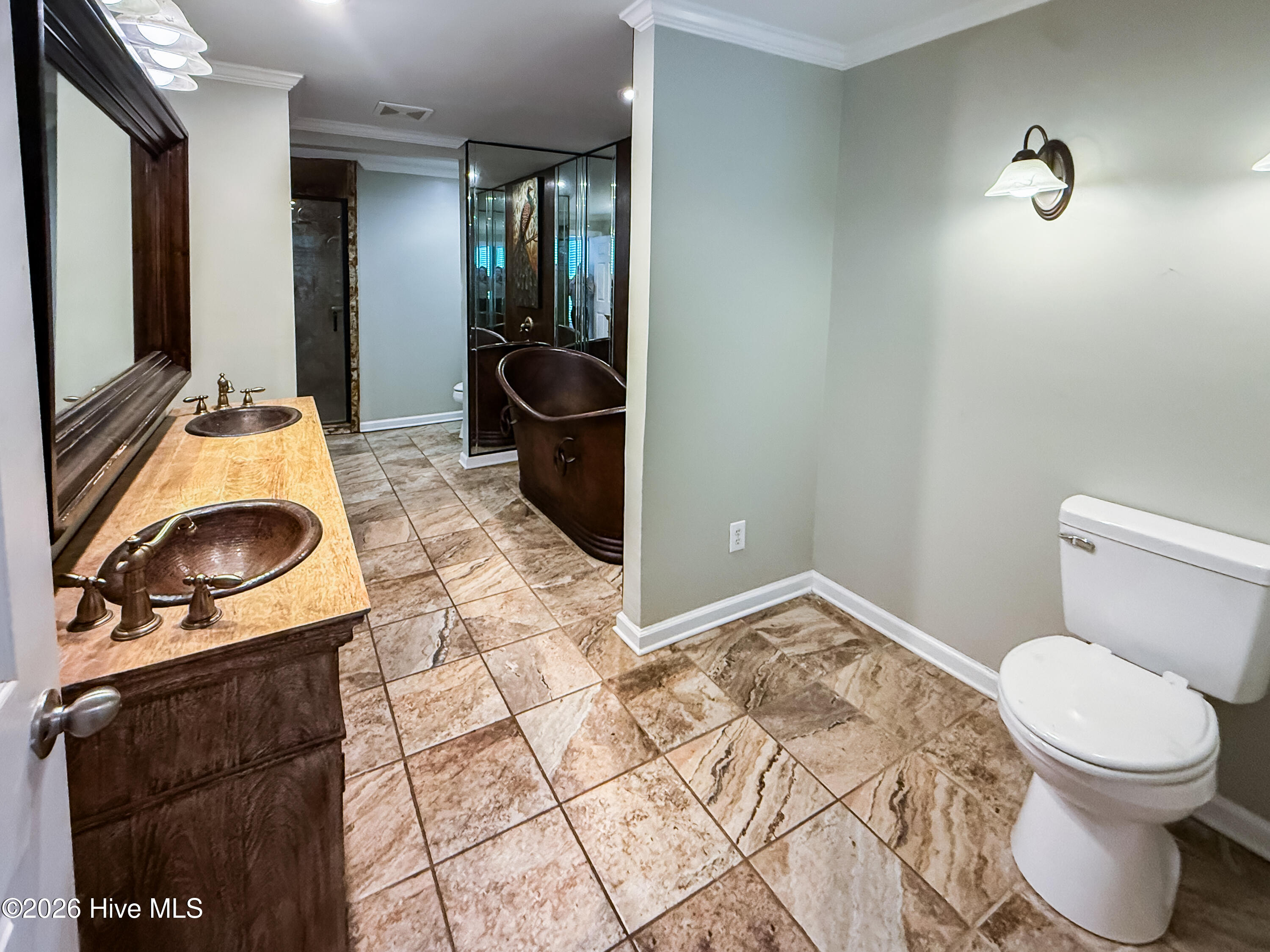 100547138 | Photo 28