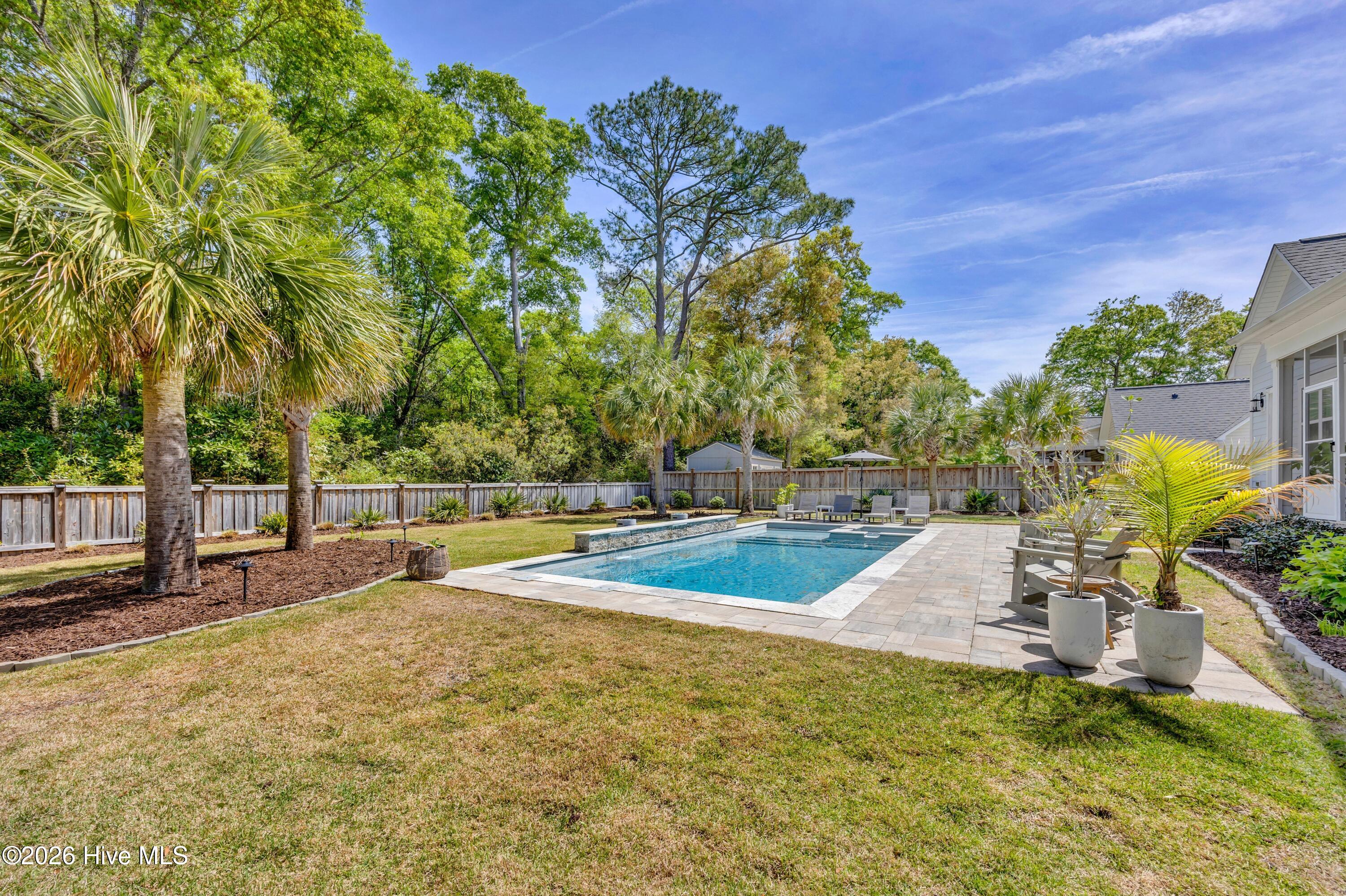 100566048 | Photo 65