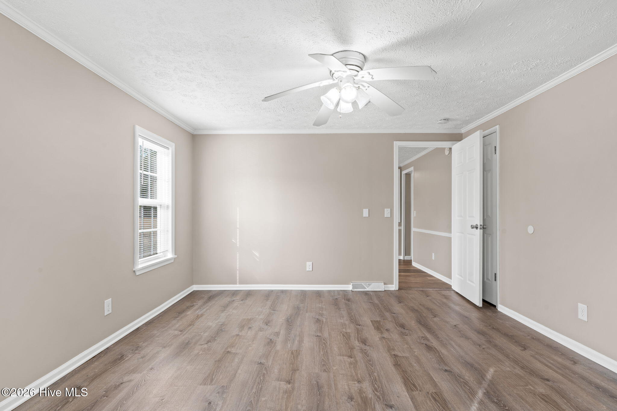 100551725 | Photo 46