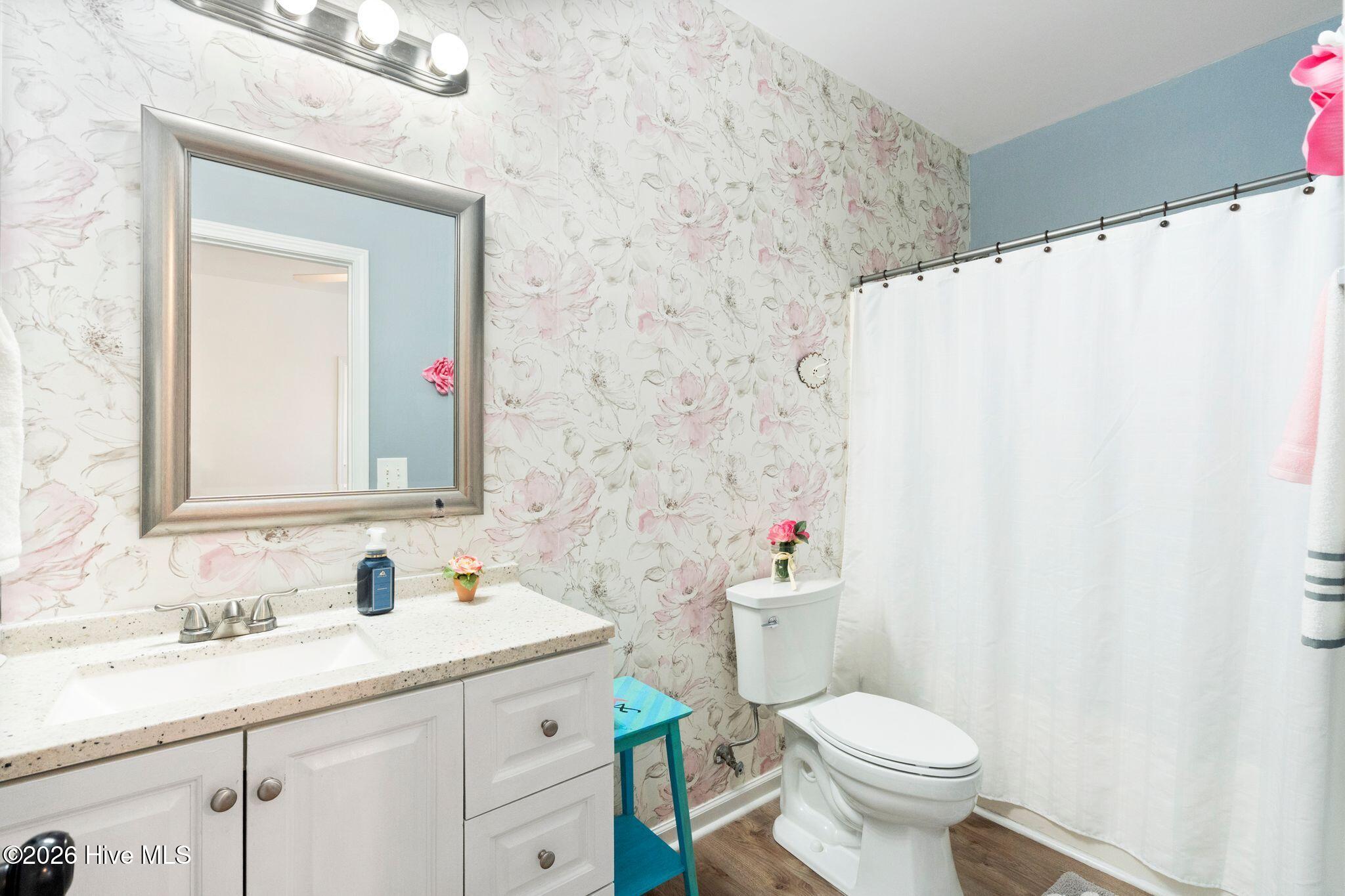 100570513 | Photo 35