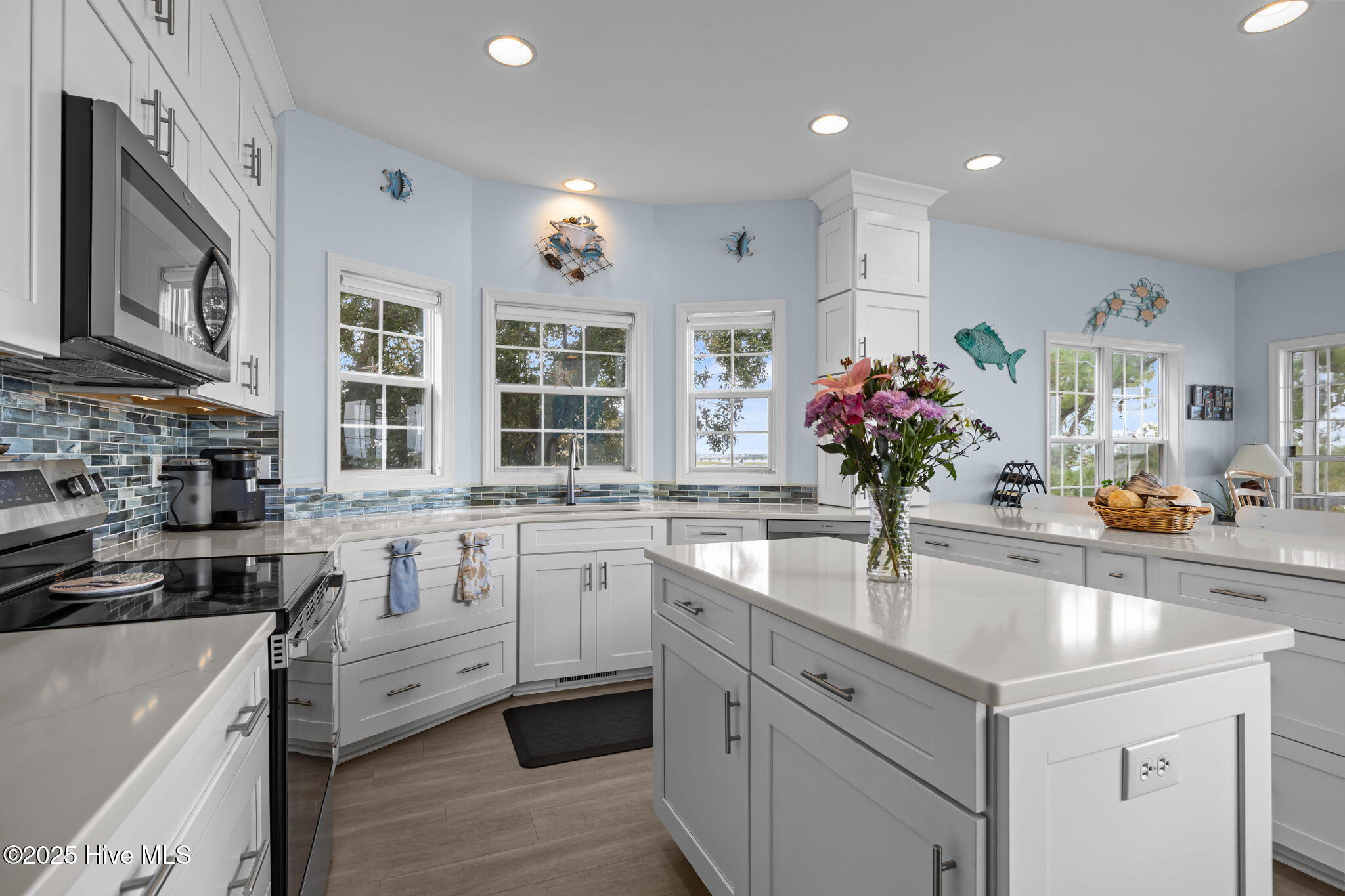 100526742 | Photo 17