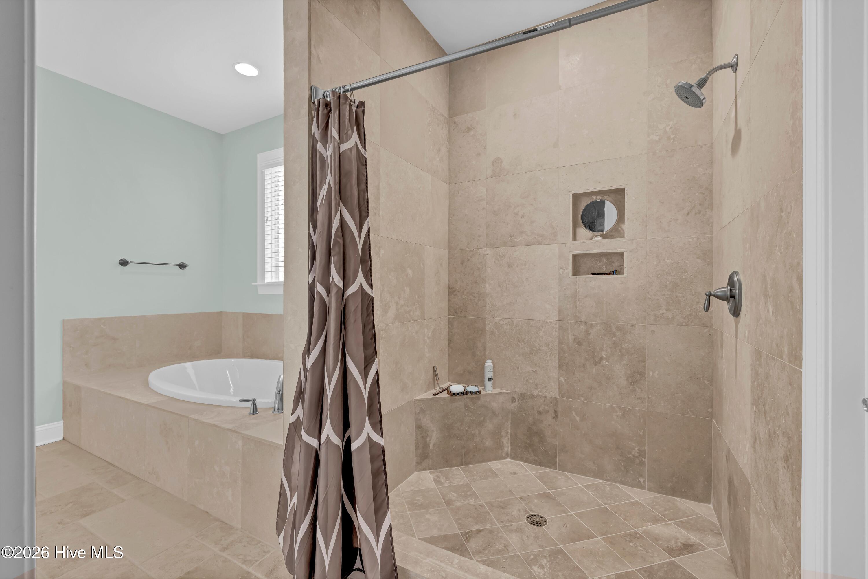 100551547 | Photo 21