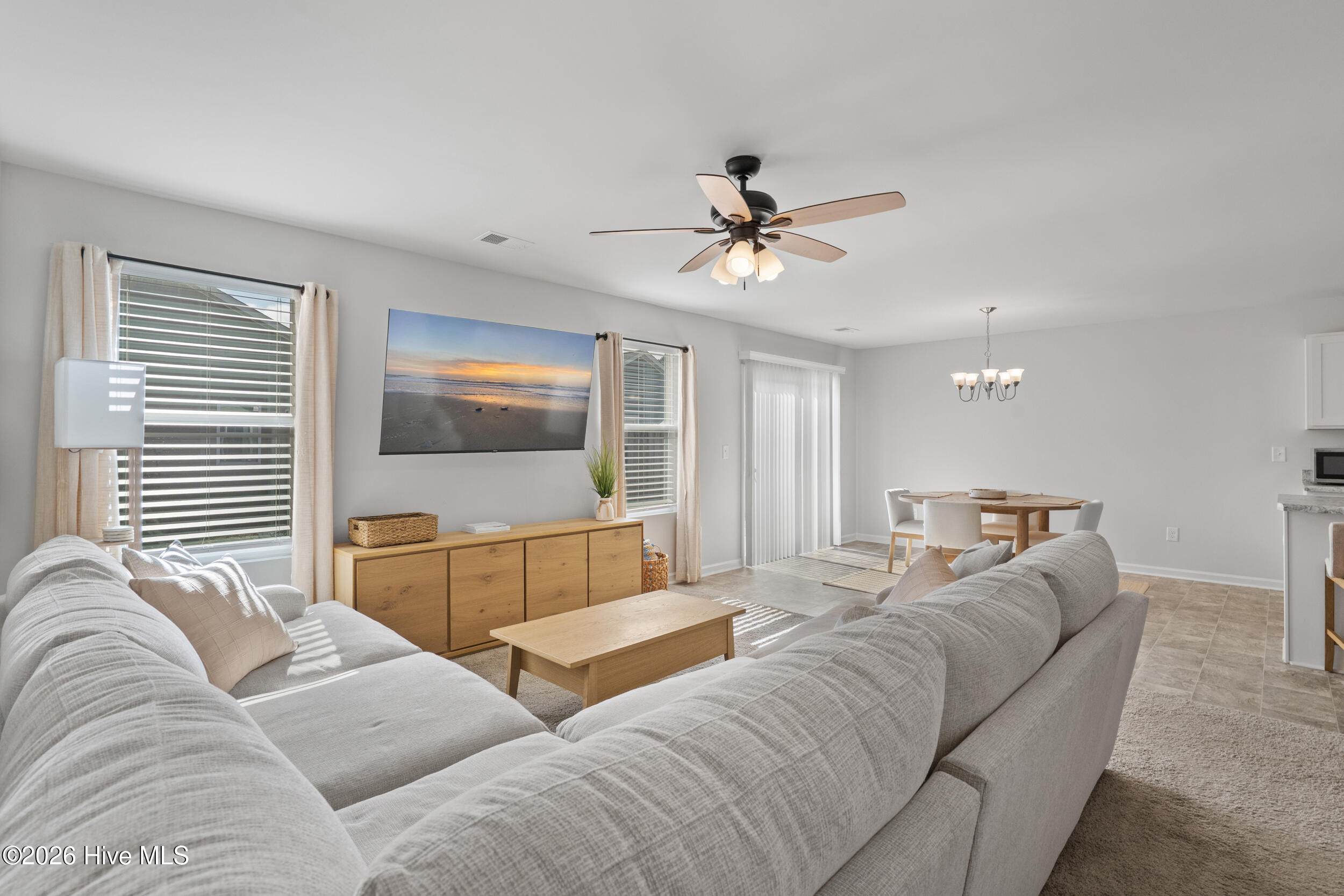 100559429 | Photo 16