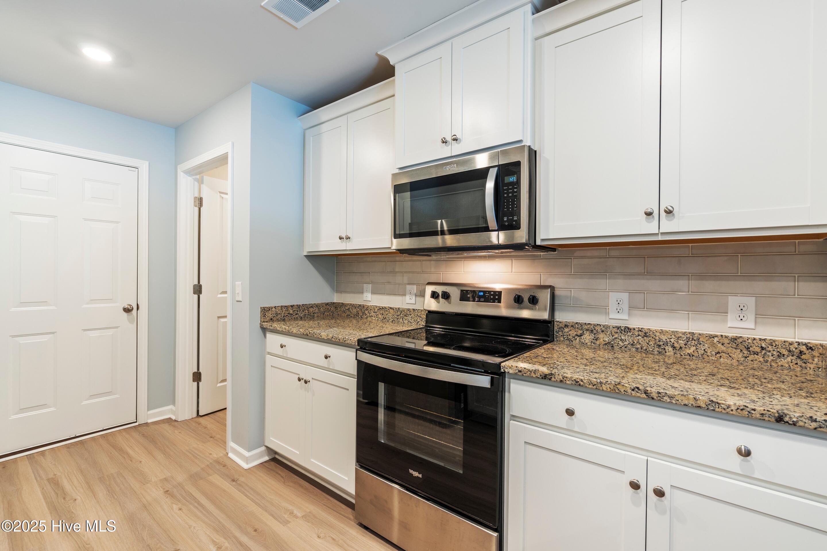 100539921 | Photo 16