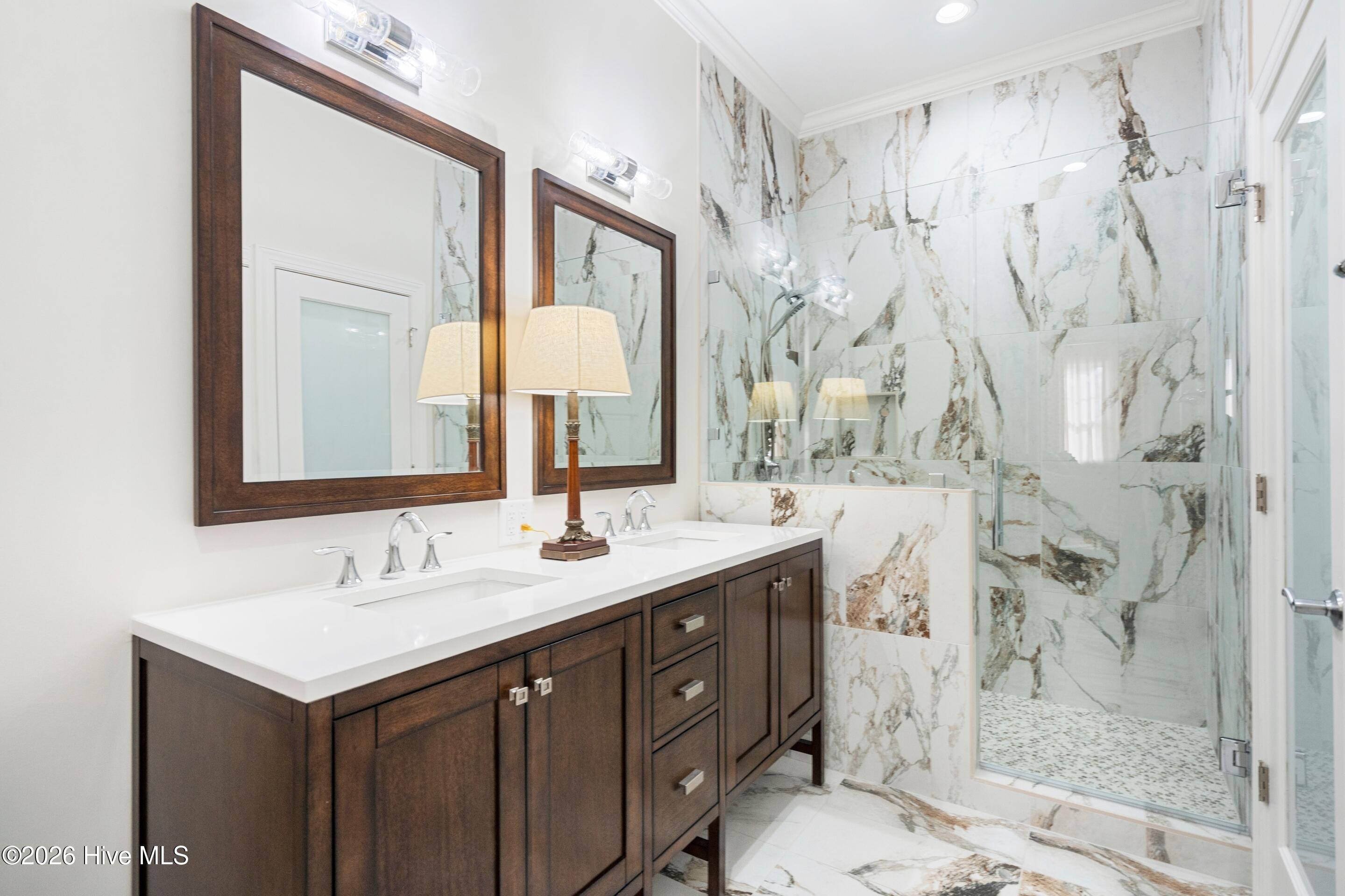 100550274 | Photo 23