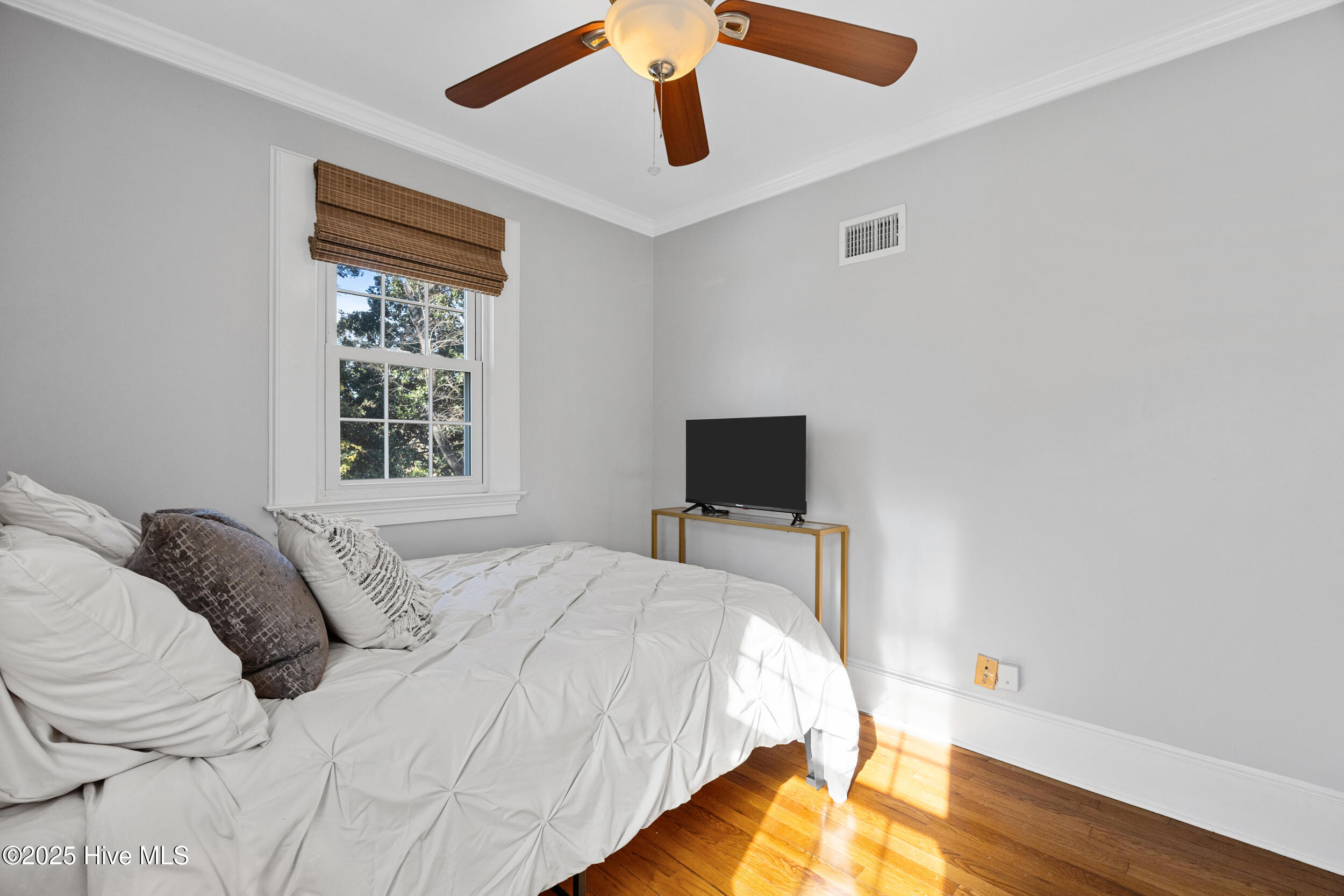 100544713 | Photo 35