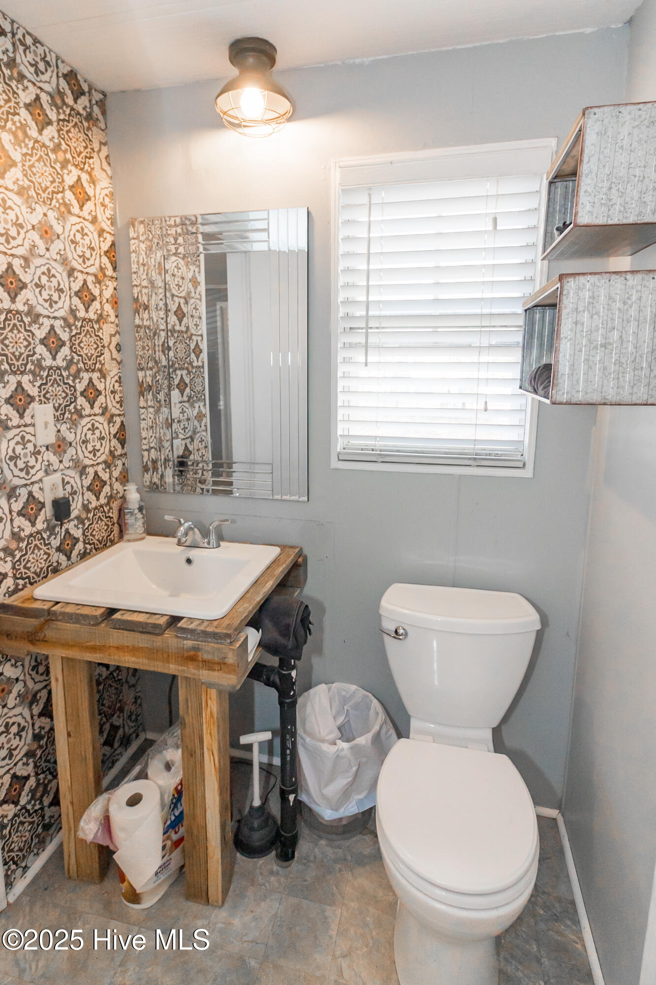 100545695 | Photo 21