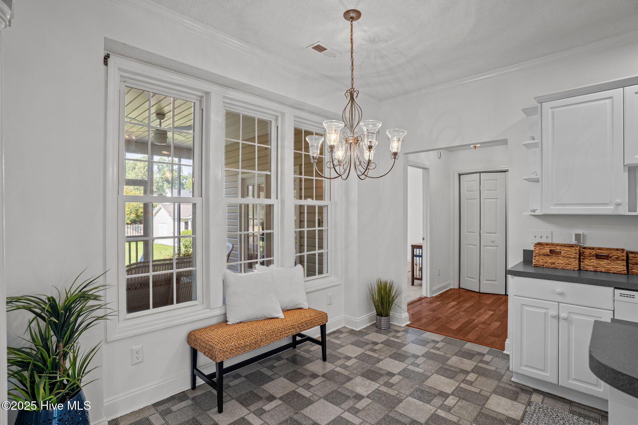 100511511 | Photo 20