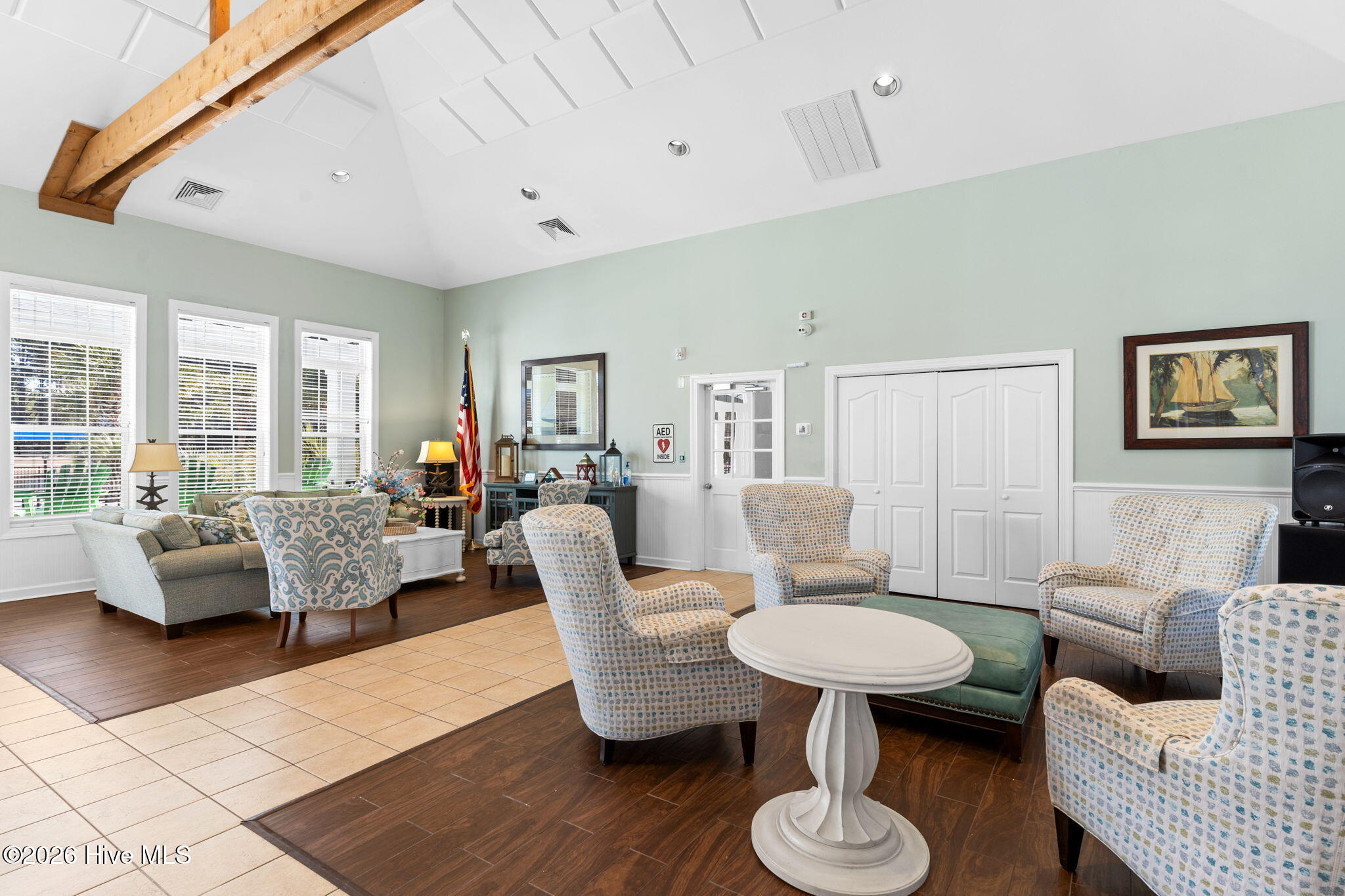 100558650 | Photo 37