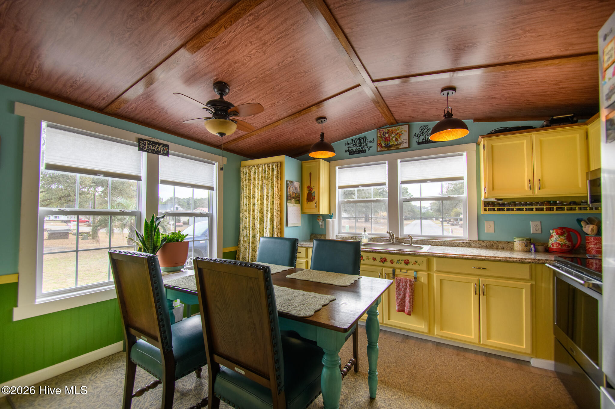 100558747 | Photo 37