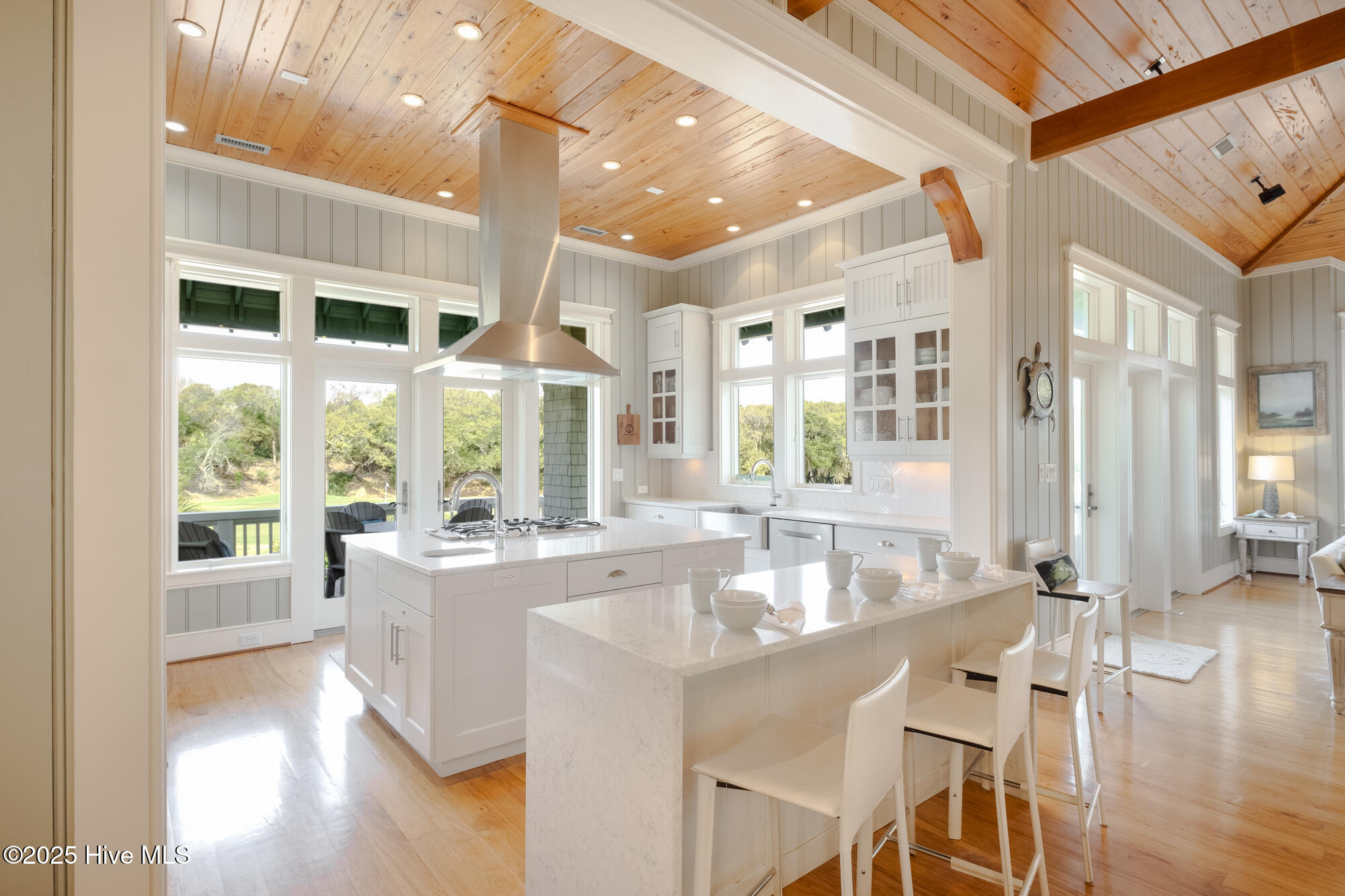 100517307 | Photo 13