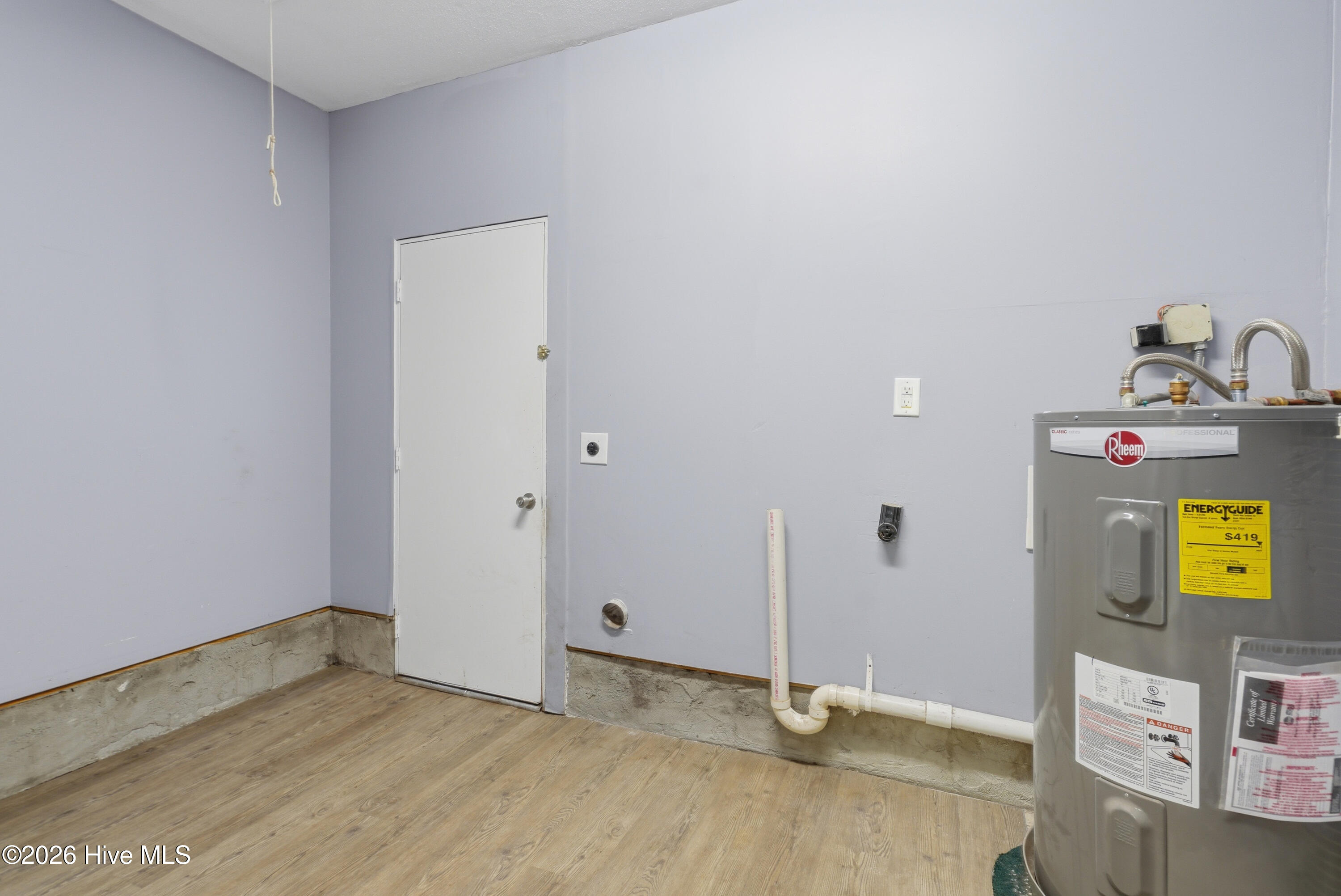 100560505 | Photo 11