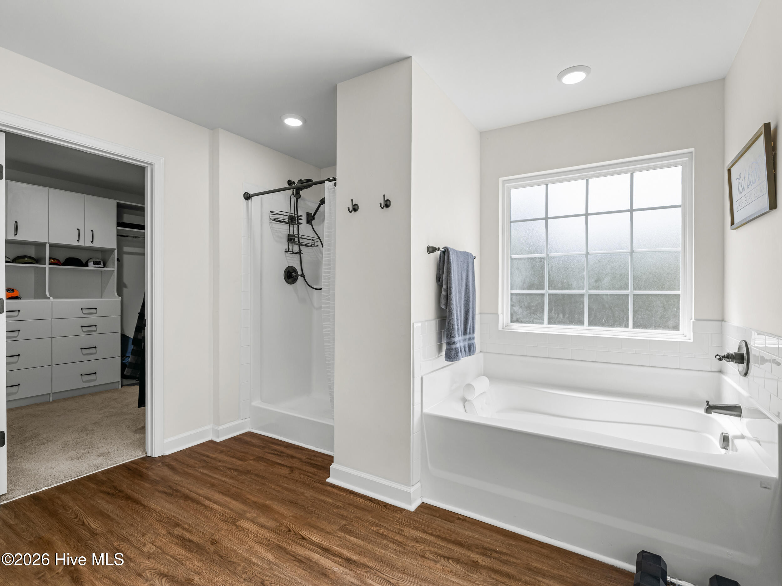 100570237 | Photo 57