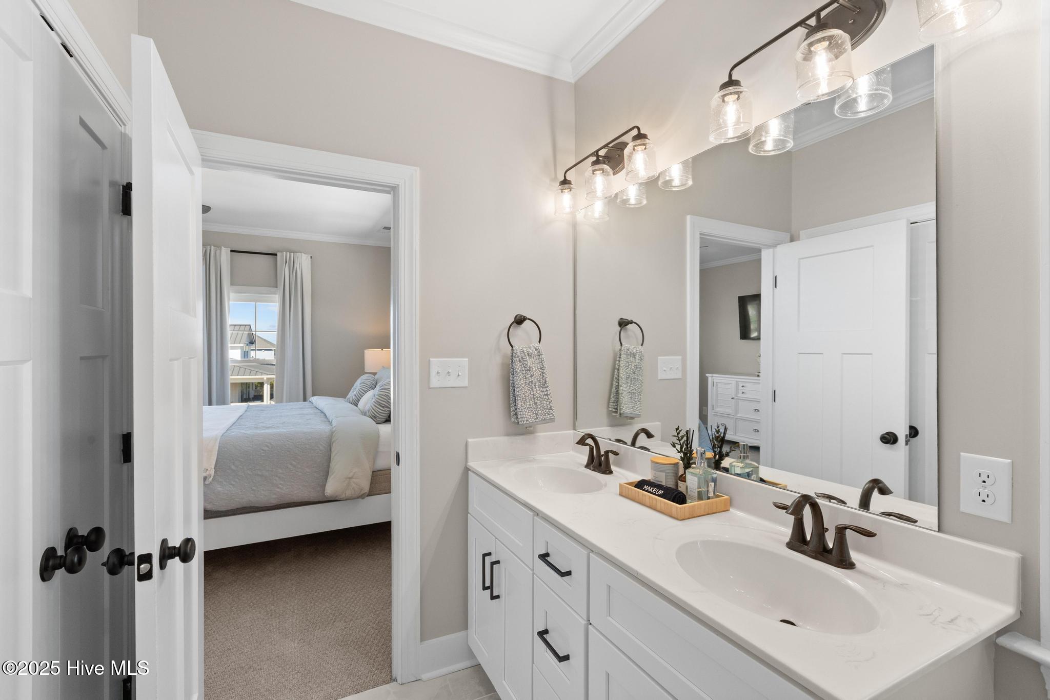 100498543 | Photo 55