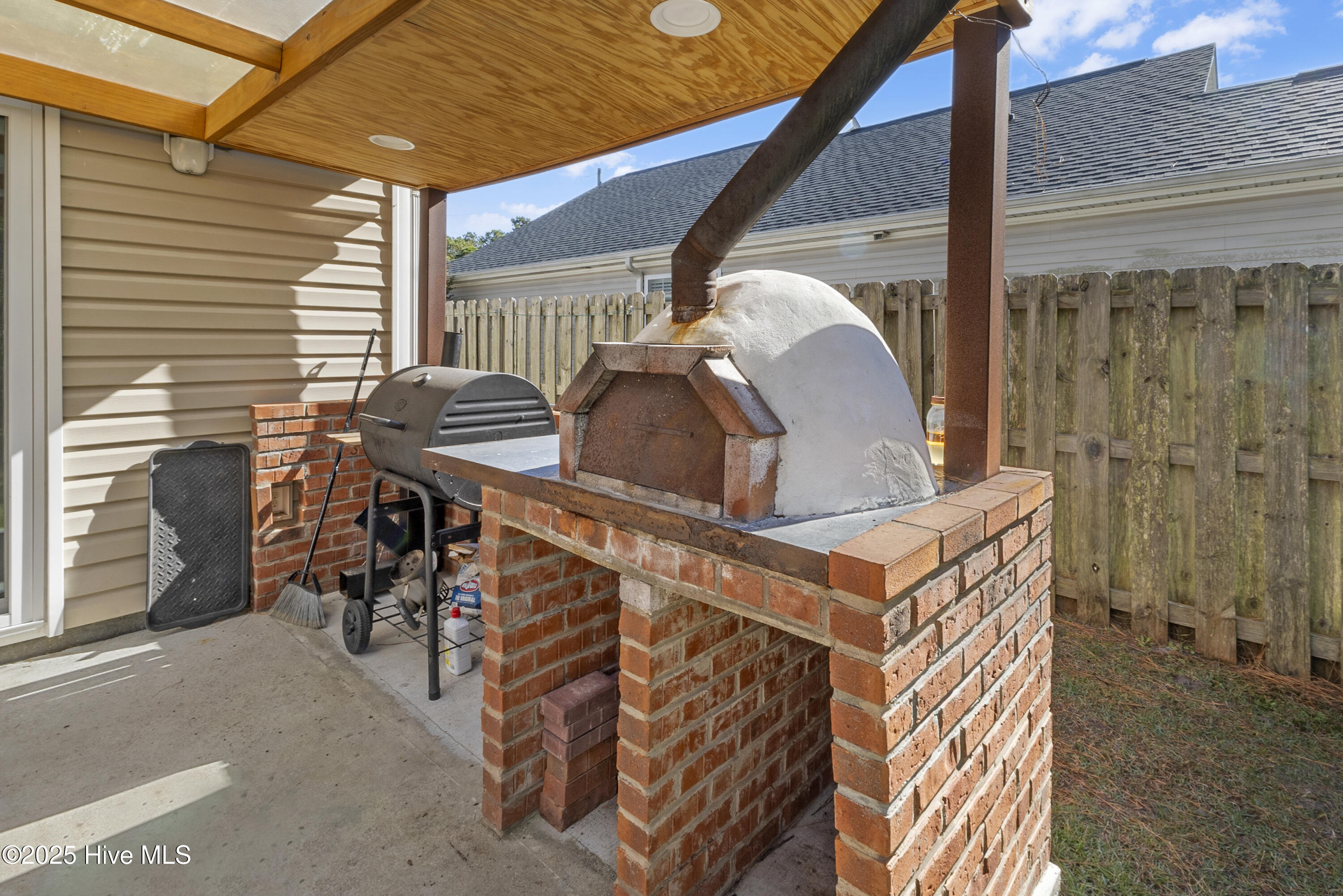 100544025 | Photo 28