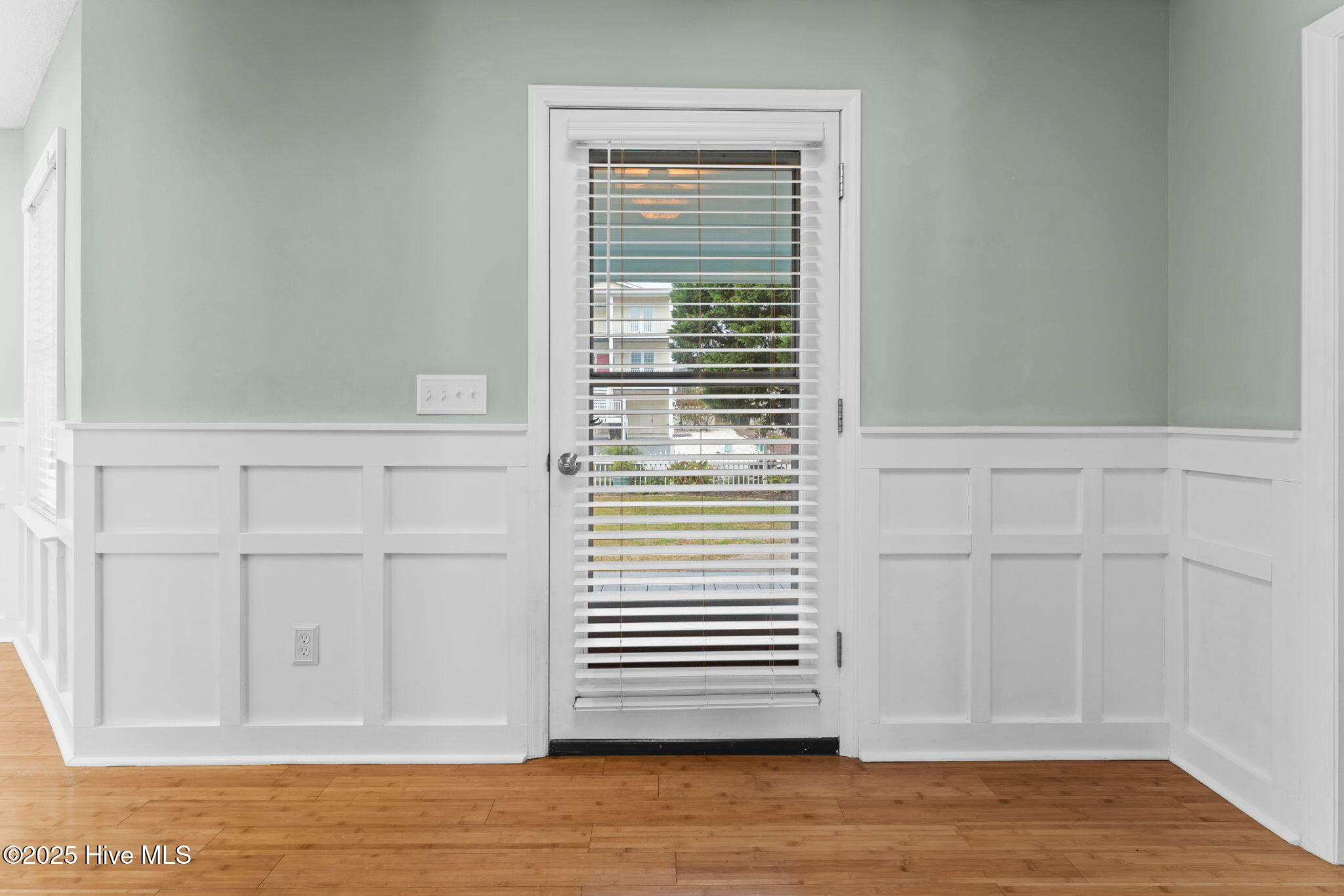 100544546 | Photo 14