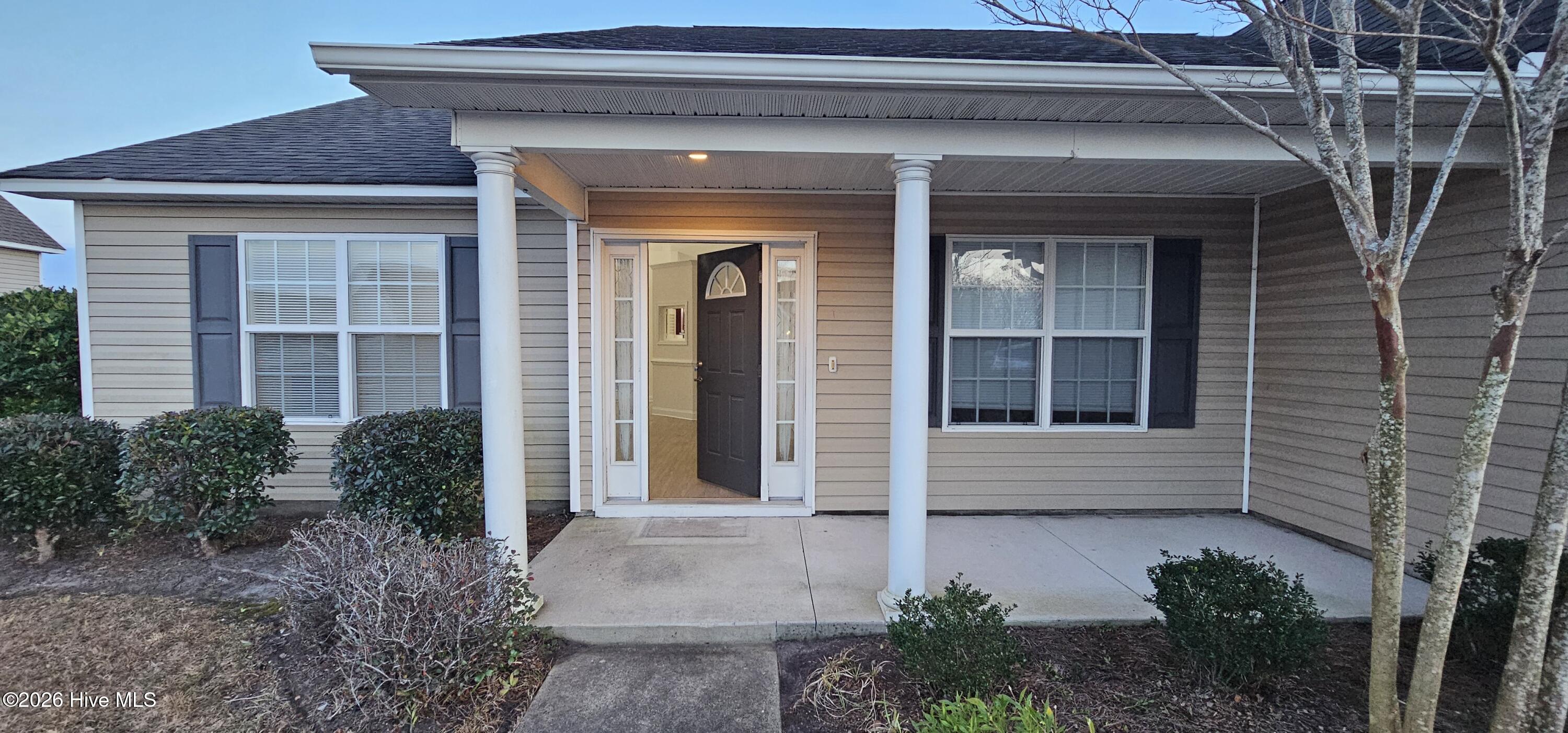 100548448 | Photo 55