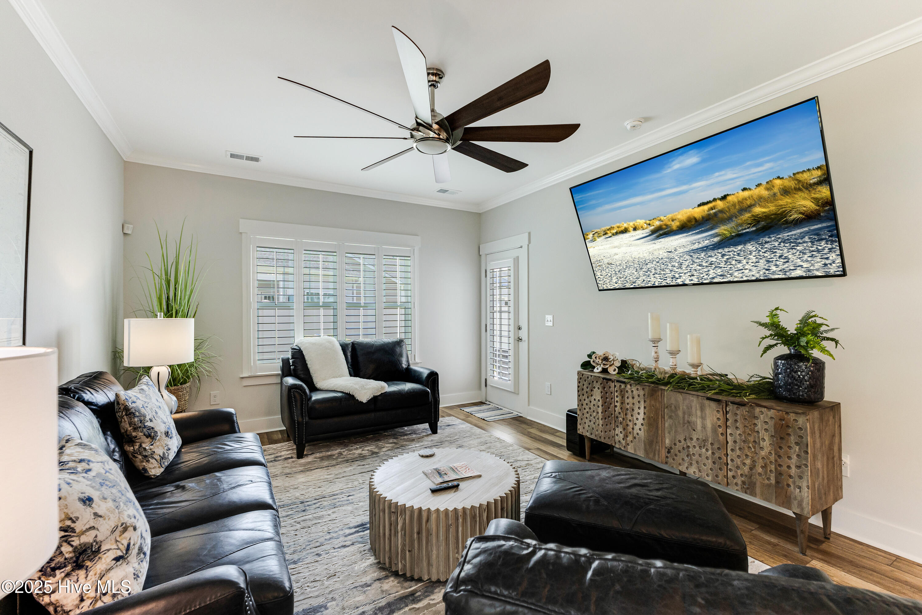 100514255 | Photo 11