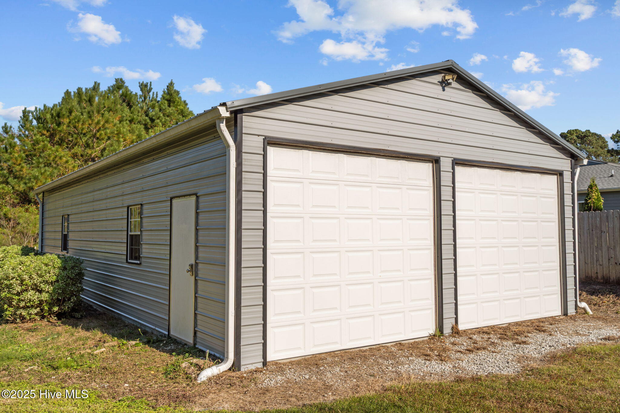 100540961 | Photo 34