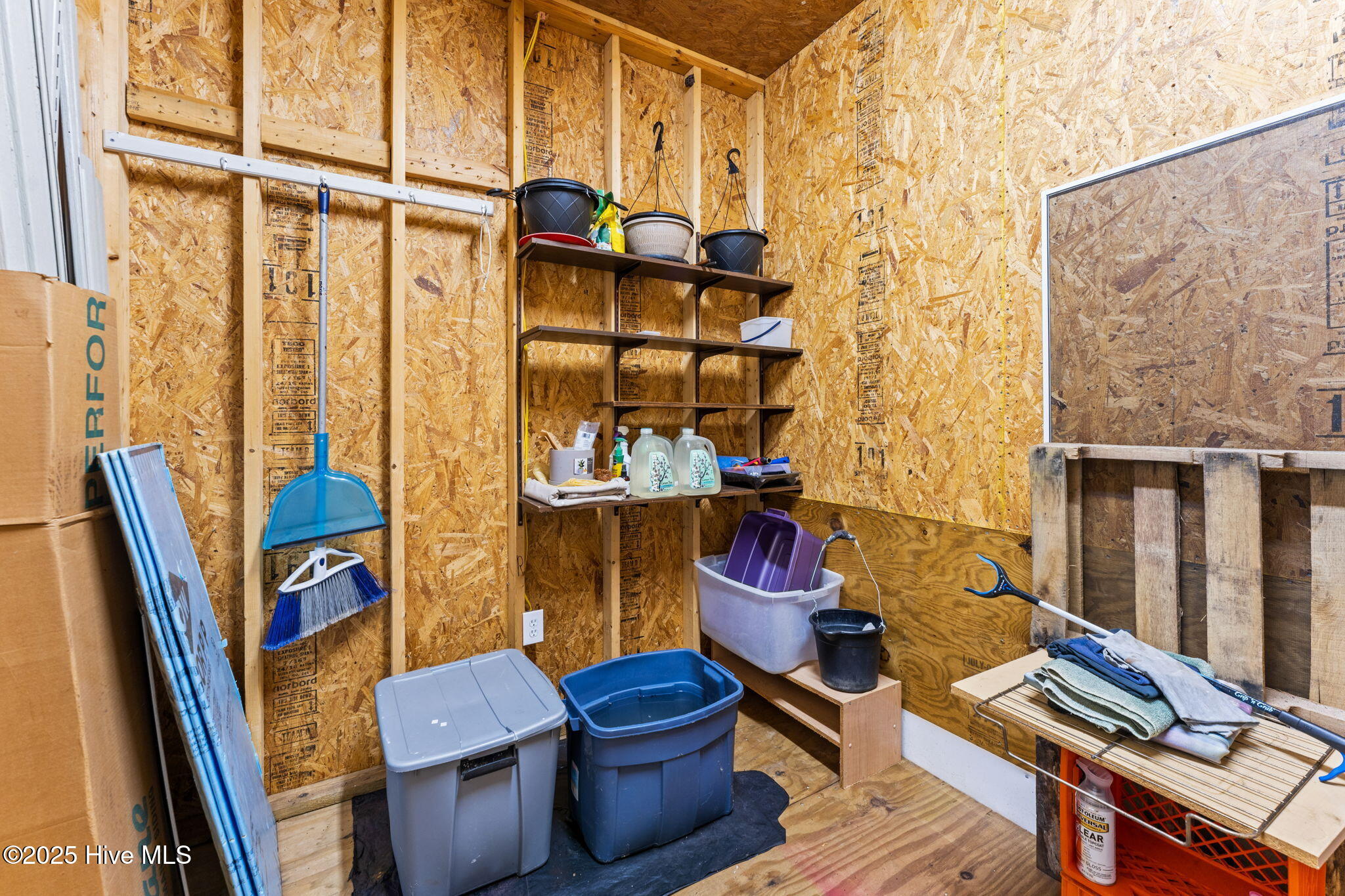 100539831 | Photo 35